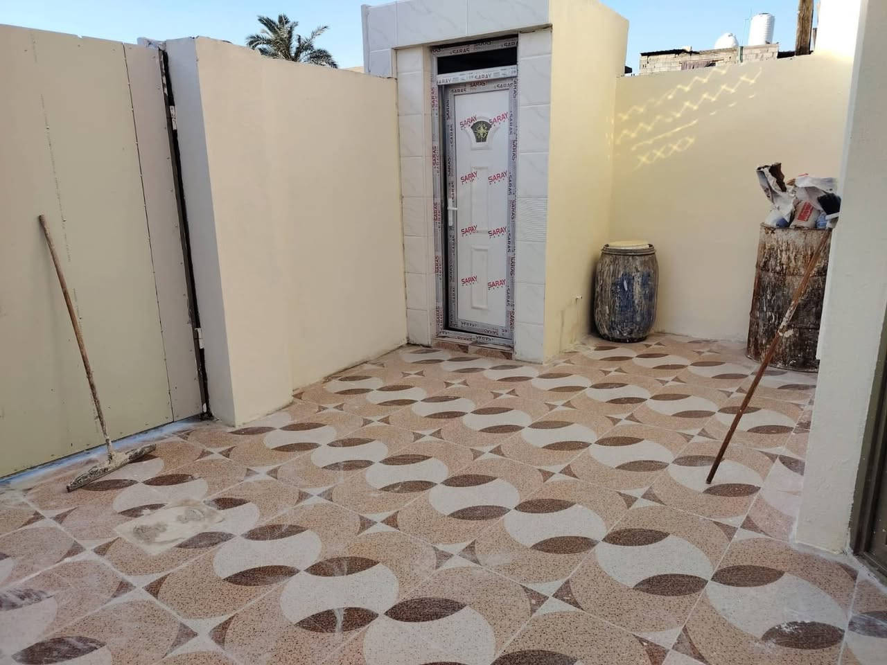 دار للبيع المدائن بستان مشيوح خدمات كامله يتكون دار من غرفتين وصاله ومطبخ وصحيات وطرمه وستقبال زراعي سند 25
سعر 75
***********
