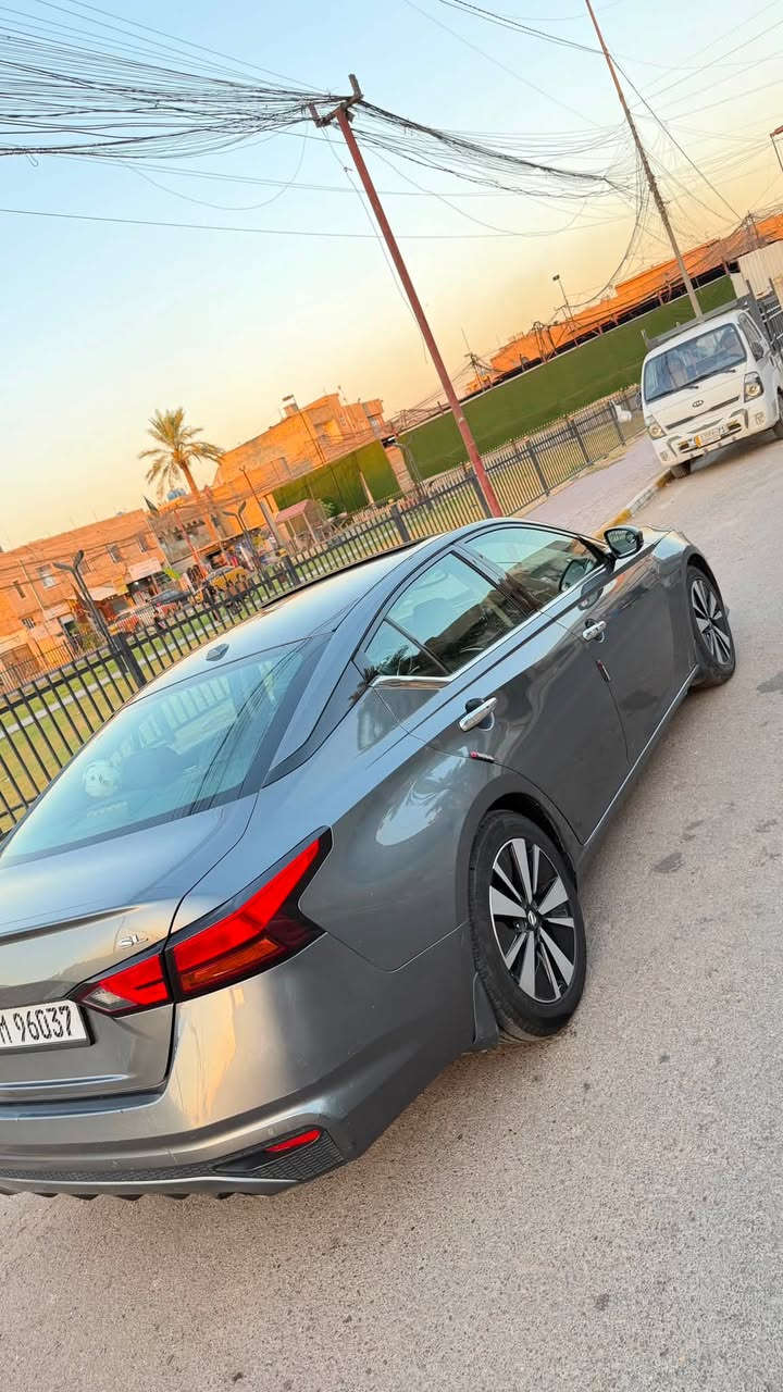 التيما 2019 فئة SL المعروفة فول مواصفات 
محرك 2.5 تنفس طبيعي تو ويل 
ماشيه 135 ميل 
سنوية جديدة و هزة جديدة
گير و محرك مكفولات وملتزم بالادامة والصيانة الدوره على ايدي سيارة جاهزة 
حادثها تبديل بنيد و بارد جاملغات وبيهن تكحيل 
وباقي الملاحضات موجوده بالصور مع صور الحادث 
السعر 128$ وبيها مجال 
مكاني بغداد شارع فلسطين 
***********
يوجد واتساب
