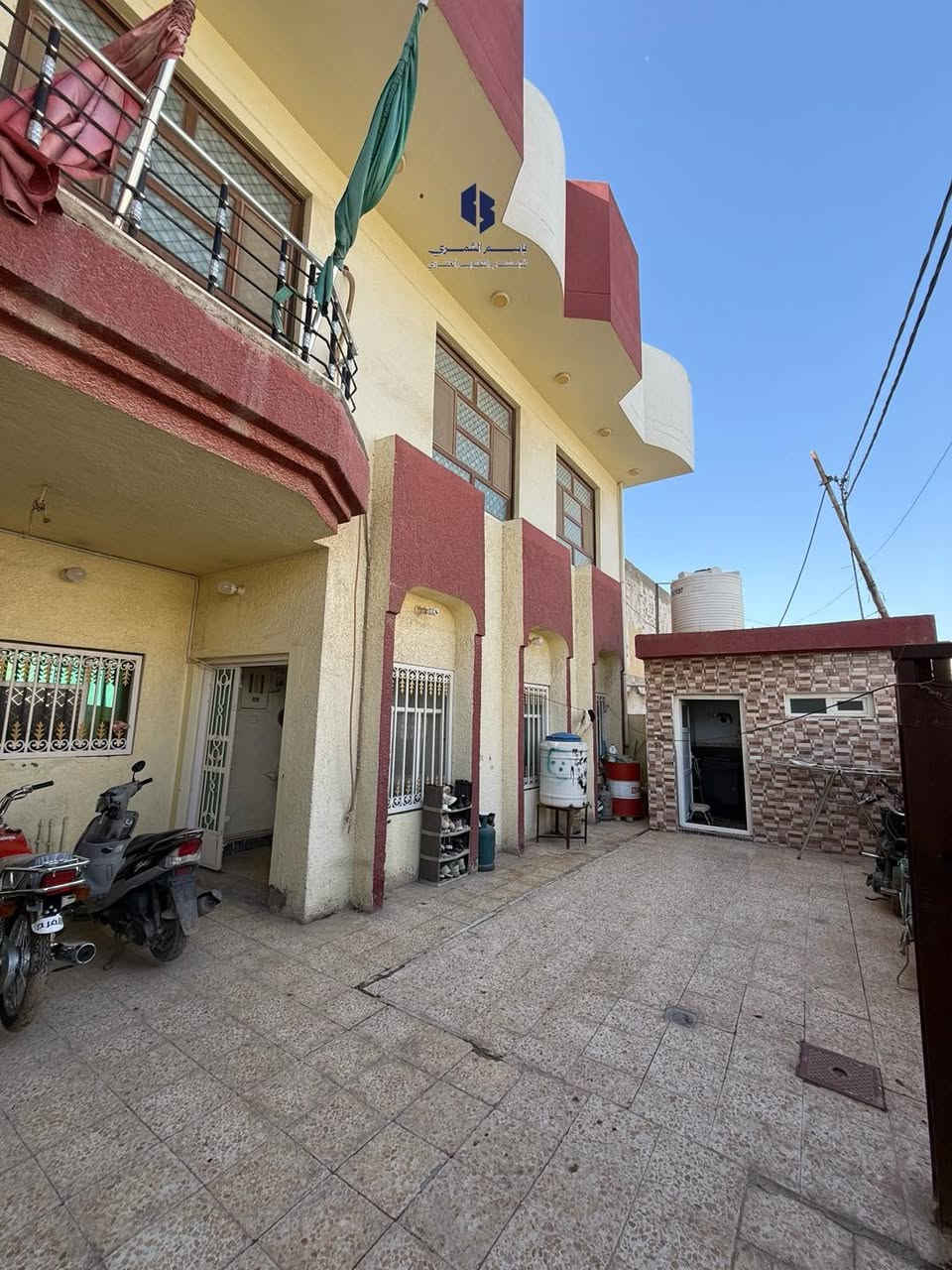 🏠دار سكن للبيع🏠
___
⭕العنوان : ام الخيل الاولى
-------------------------------------
✨طابو صرف 
✨طابقين 
✨كونكريت مسلح

♦️المساحة : 240م²
♦️الواجهة: 12 متر 

--------------------------------
✨ تفاصيل البيت ✨
____
⭕غرف نوم عدد 5، صالة عدد 2، استقبال، مطبخ عدد 2، مجمع صحي عدد 3
____
                          المراجعة 
     ♦️♦️♦️مجموعة باسم الشمري♦️♦️♦️
      ♦️♦️للاستثمار والتطوير العقاري♦️♦️
الفرع الاول/بغداد،القادسية،قرب مجمع الوزراء
الفرع الثاني/الديوانية،الجزائر ،الشارع الخدمي،مقابل تقاطع أم الخيل
____
للأستفسار الاتصال على📲
قسم المبيعات 📠
***********📱
***********📱

📲 حمّل تطبيق باسم الشمّري العقاري الآن من Google Play:
👉 [https://play.google.com/store/apps/details?id=com.basemShamry.app](https://play.google.com/store/apps/details?id=com.basemShamry.app)
🍏 قريبًا على App Store
