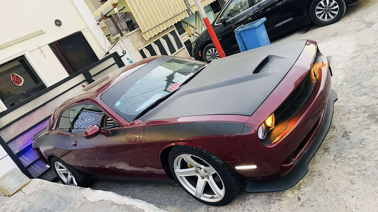 ‎دودج جالنجر Rt 5700 موديل  ( 2021 )  لون كرزي المميز    
‎ صبغ حزام رقم بغداد  بسمي السياره       
‎▪️كامرة دوارة
‎ ▪️نظام سوبر تراك باك
‎▪️نظام سبورت
‎▪️نظام خرائط GPS +الشاشة نظام كار بلي + اندرويد اوتو
‎▪️شفتات ستيرن
‎▪️مري عاكسة 
‎▪️شاشة كبيرة
‎▪️ رادار مري 
‎▪️كشنات حضن جلد احمر 
‎▪️دخول ذكي 
‎▪️تدفئه ستيرن وكشنات  
‎▪️وباقي المواصفات 
‎#الاظافات
‎▪️ويل حجم  نجمة ٢٠   
‎▪️ ونوزلات وولف حماوة ريسنك   
‎ ▪️دبات اسود srt اكس بايب وداون بايب  
‎▪️عبوه كامله ريسنك           
‎▪️ زوج تاير خلفي  315 و مامي 275 جديد      
‎السيارة مداخلة اي استعراضات وسباقات استخدام شخصي سياره كلش جديده حداديه امامي خلفي جديد تخم تاير جديد ادامه منضومة البانزين ادامه مكينه كامله يعني ربع مذب عليها 🚫 
‎ماشية 50  الف ميل قابل للزيادة
‎سعر 175  ""
‎مكاني بغداد  
 ***********
