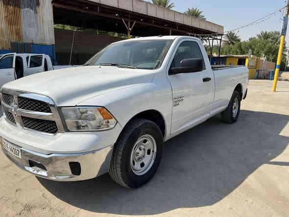 سلام عليكم 
دوج رام كلاسك وارد امريكي موديل 2023
بيةقطعتين مبدلات وباب نفس لون بلادي
شواصي ولغود مكفولات حت راديتر تبريد بلادي 
بدون ايرباك سيارة كاملة وكل نقص مابية كلش حلوة
مكينة 6Vسلندر مرقمة بغداد بسمي 
سعرة170$وبية مجال حك جيتك 
مكاني بغداد جسر ديالى الجديد 
***********
