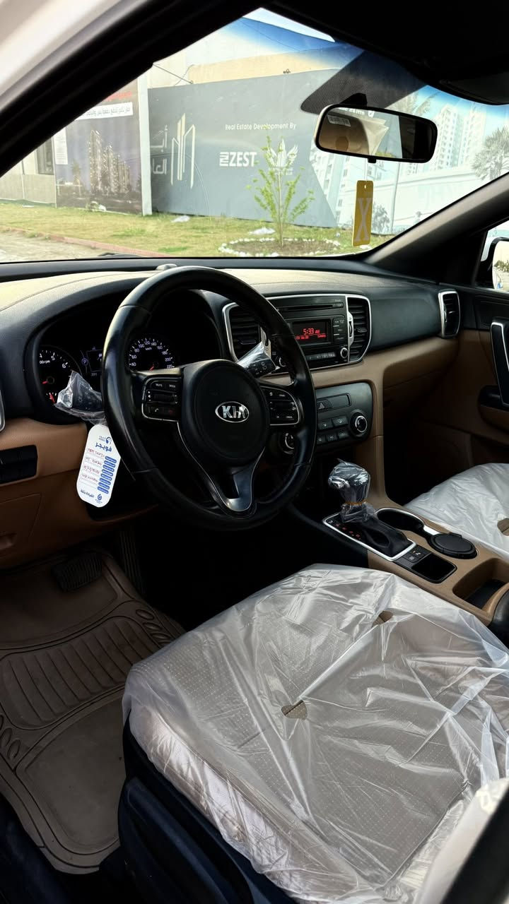 كيا اسبورتج 2019 خليجيه 
مكفوله كفاله عامه على وضع الشركه 
بيها فقط شغط موضح بالصوره 
مكينه 2000 دوش 
حساسات 
بنراما 
السياره جديده بمعنى الكلمه 
سنويه وهزه كله جديد 
بأسمي تحويل ثانيوم 
السعر 198 
العنوان بغداد البياع 
***********
