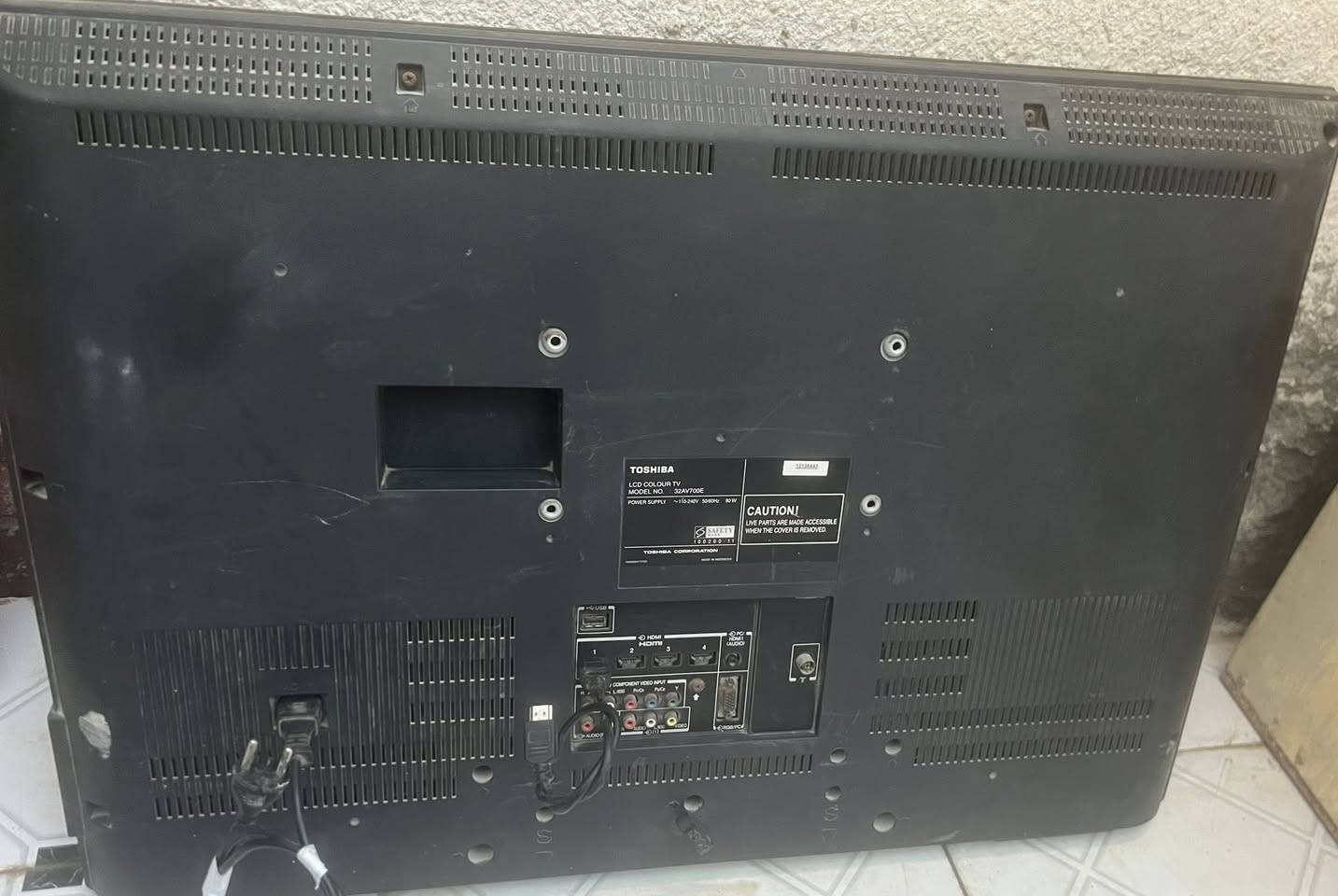 بلازمة حجم ٣٢ بدون نت
نوع توشيبا اندنوسي اصلي 
ماداخلة تصليحً ابد 
السعر ٦٥ الف 
المكانً الزبير توصيل موجود 
***********
