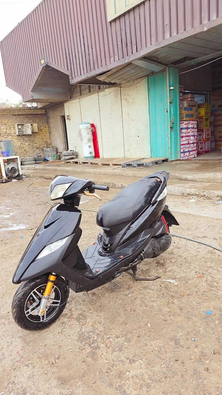 سلام علكيم
دراجه ثعلب للبيع دراجه بلادية جايه رياضي  بيها شلعة و معدل تشك الكاع و وجاي وياها كلجات بس الكلجات دفعولي بيها 300 الف و بيها صالصنة بوري عدل ب 200 وسلف رياضي ويل نجمة نكرة سلف مكينة ناعمة مداريها بانزين محسن و دهن امزويل ال دراجه كلها بلادية ماعدا الكفرات تجاري سعر مليون و 100 مكاني بغداد الجديدة ***********
