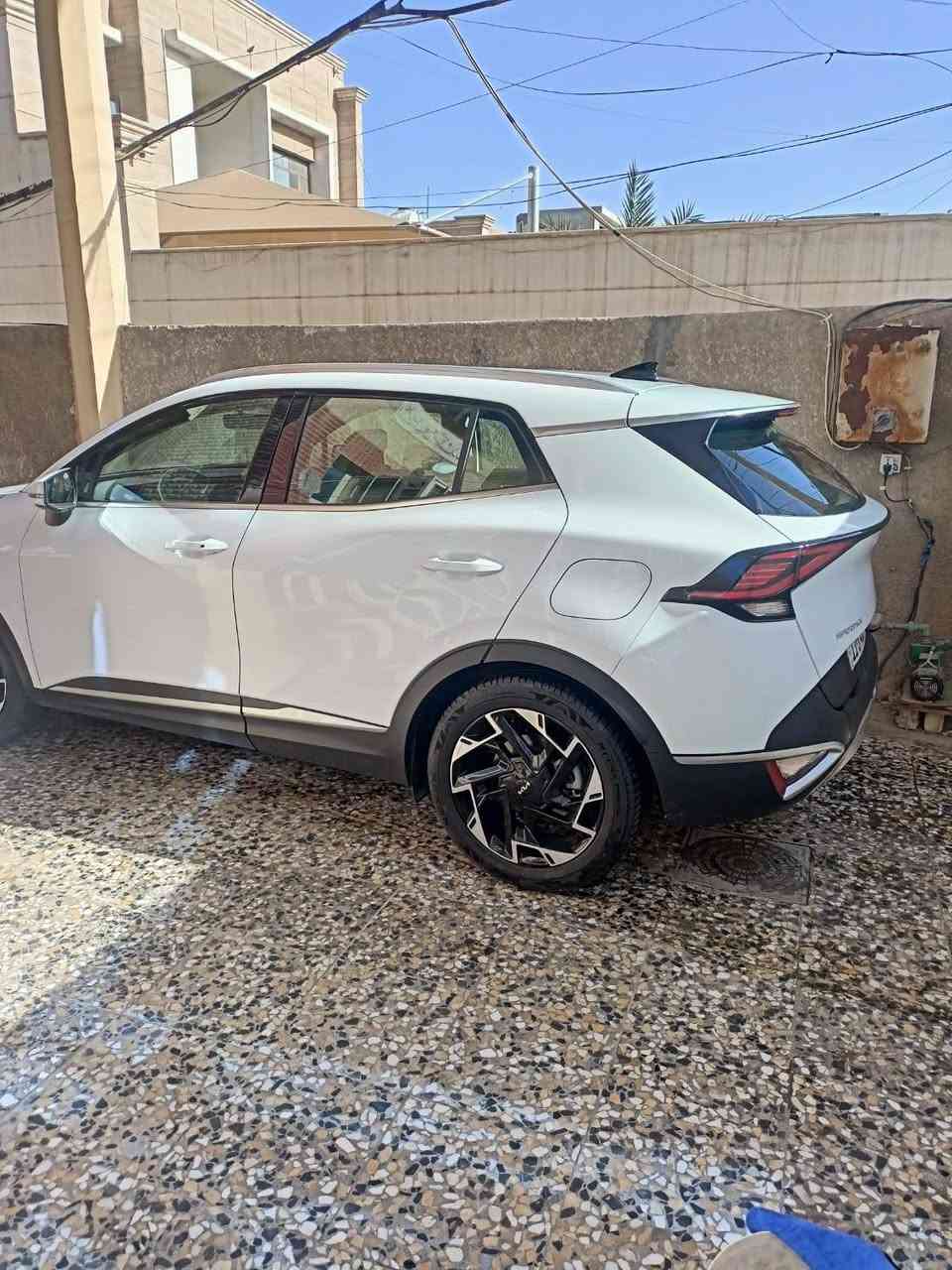 السلام عليكم سياره سبورتج موديل 2023مكفوله كفاله عامه السعر 217وبيهه مجال الرقم‏‏‪***********‬‏ مكان بغداد جسر ديالي القديم
