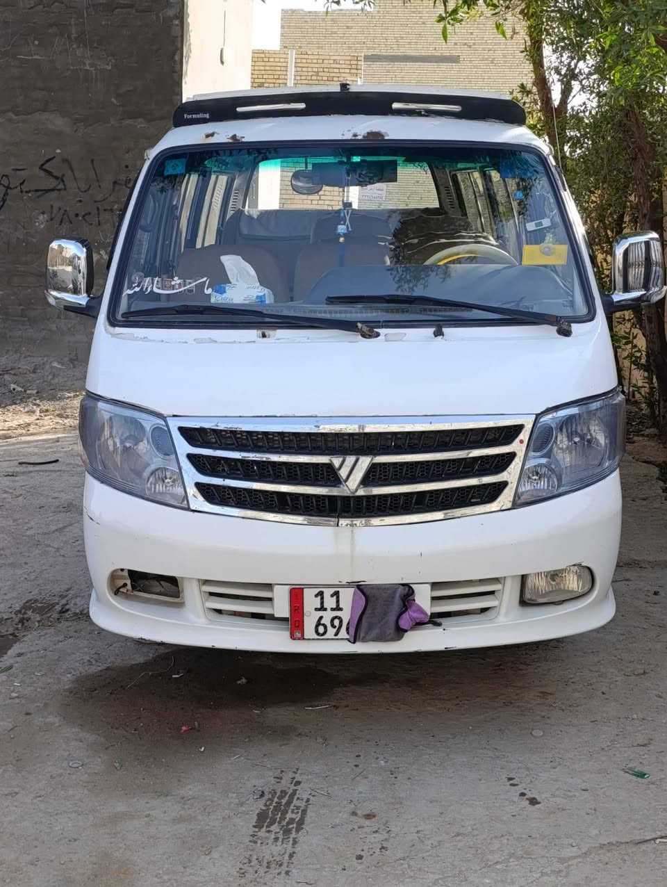 سلام عليكم فتون 2008 رقم بغداد انكليزي مكفوله كفاله عامه من الحادث سياره بدون صبغ بس بيه شخوط وطخه خفيفه مبينه بل صور
مكينه قبل شهرين شاده بل كارتون
كير وكسن وصدر امامي خلفي جديد
تخم تاير وباتري جديد
منضومه زنون +شاشه 
بسمي سياره
مكلف بل نشر*********** رقم صاحبه
غرفته خير من الله
