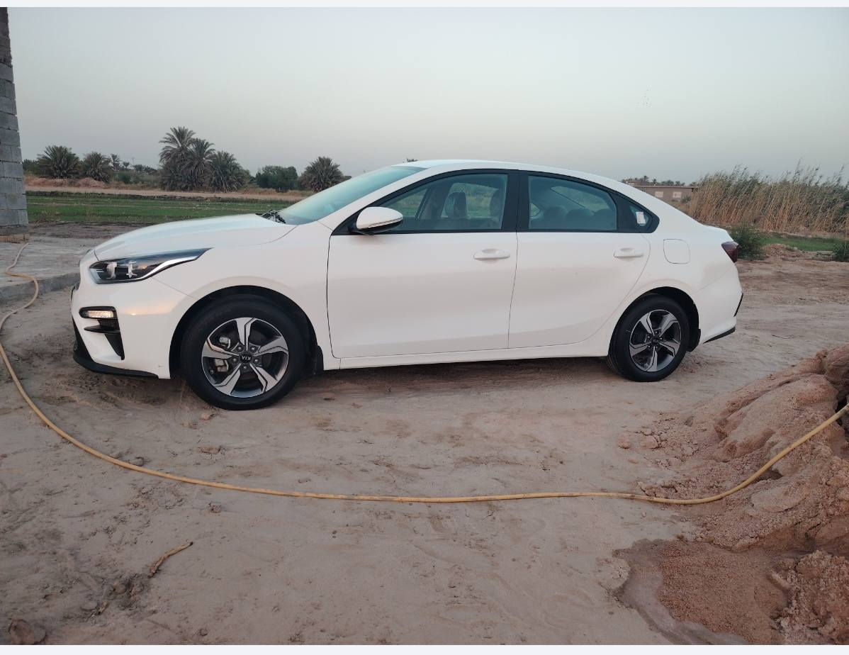 السلام عليكم سيراتو للبيع مديل ٢١ كفاله عامه علا وضع الشركه ماشيه 30 الف رقم أربيل مكان السماوه السعر ١٦٧ وبيه مجال رقم الهاتف ***********
