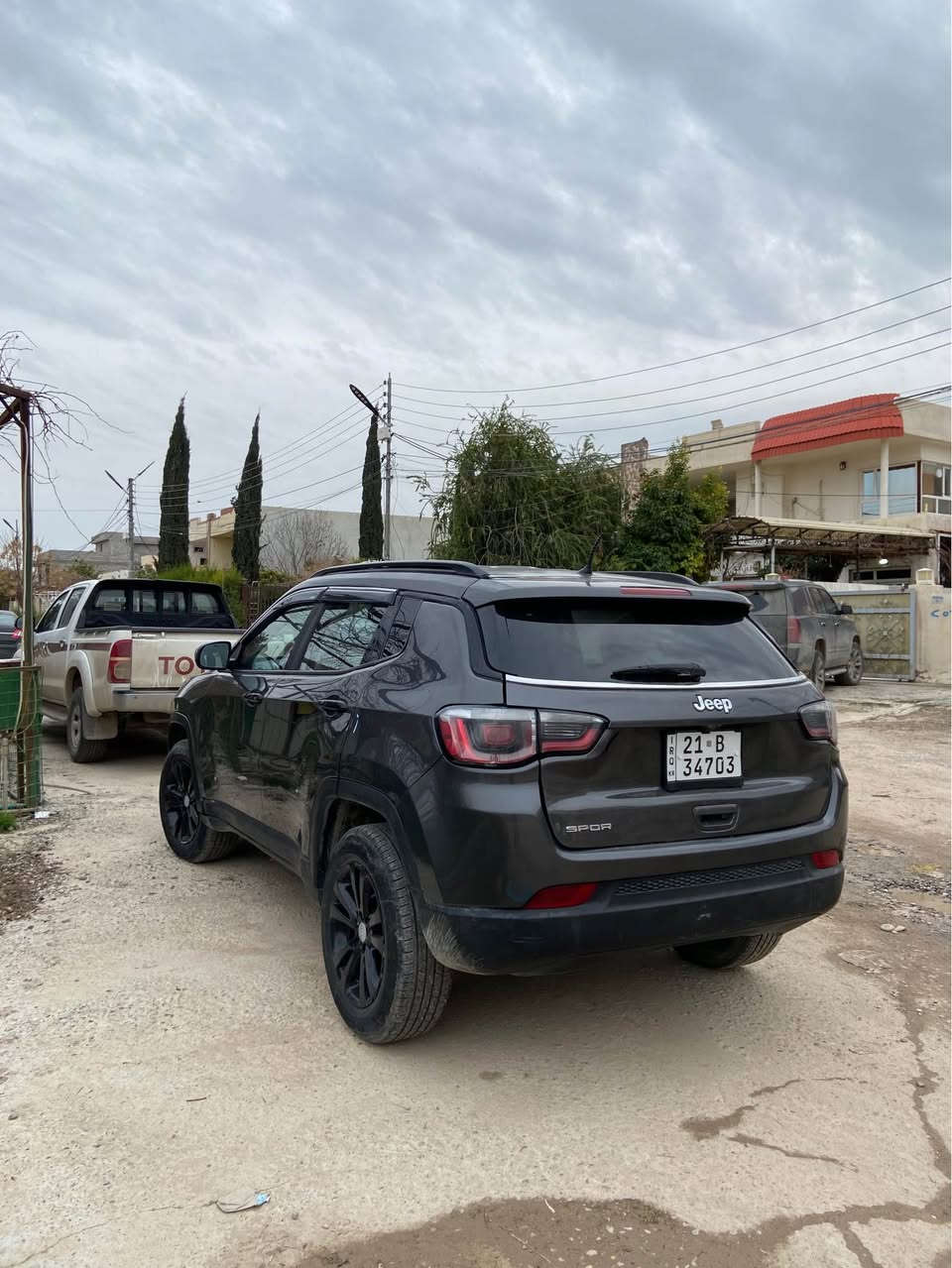 کۆمپاس ٢٠١٨ سبوخ حام پشتی کەپسە پێشی یەک قنجی بچوکی هەیە  ناو دەرکەکانی نەگرتوە  دەبل ئەکسلی بەشەرت گیر مەکینە کارەبایات  لایت حەدەسە لید  بیلاد بەشەرت بێ حەیبە  تاخم تایەو ویلی نوی بۆ بەستراوە   *********** أربيل, العراق
