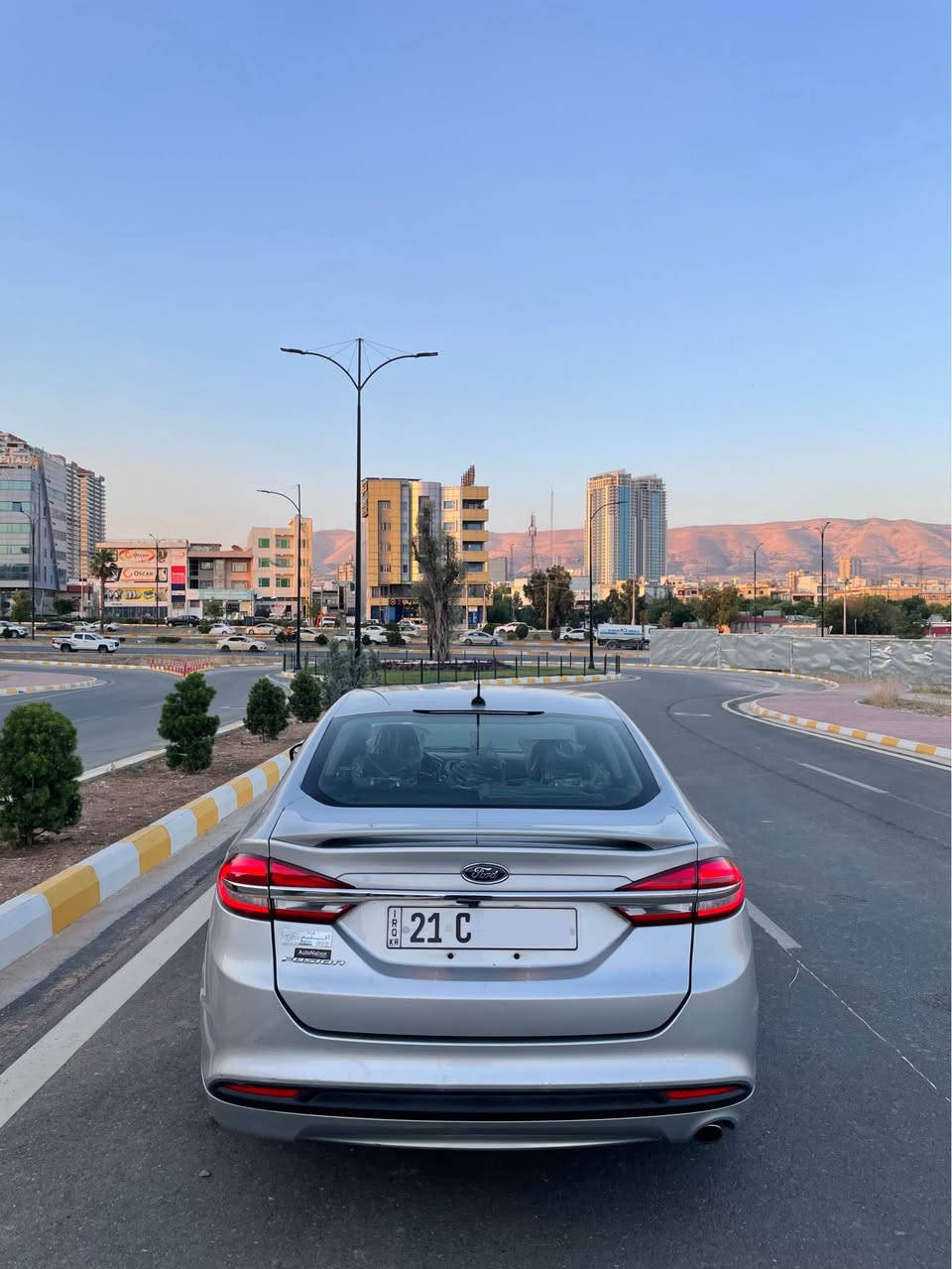 Ford Fusion 2017  SE – 2.5L

فۆرد فیوشن ٢٠١٧ مواسەفات SE 

 مەکینە 2.5L بێ تۆربۆ، بێ دەبڵ ئەکسل

بۆیاخ: ڕوبعێکی بۆنیت بۆیاخە و چەملغی سایەق گۆڕاوە بە بیلاد بەبێ ناوگرتن بەشەرت پێش. وپشت کەپس

ماشاءالله نموونەیە لە تازەی و جوانی، هەیکەلی وەک بیلادی خۆی ماوەتەوە، بێ نووقسانی و زۆر بە خزمەت

مواسەفات (SE)

  بەسمە (Start Button)
 •ڕاداری خەتی جادە
 •تەحدید سورعە (Cruise Control)
 •گێڕ ماوس
 •کۆدی دەرگا
    •چوار جام ئۆتۆ
 •ئاوینە کارەبای
 •دەبڵ گێڕ
 •➕ زۆر مواسەفاتی تر…

 •گێڕ و مەکینە و تەبرید و کارەبایات بە شەرت
 •گێڕ و مەکینە نەکراوەتەوە بە شەرت
 •کامل سێرڤس کراوە (ڕۆن و هایدرۆلیکی تازەیە )
 •چوار تایەی تازە لە ژێرە

 •ڕەقەم و سەنەوی تازە تا 2029
 •تەحویل و غرامە بە شەرت
 •ناونیشان: سلێمانی

📞 پەیوەندی: 
(***********) WhatsApp
(***********) السليمانية, العراق
