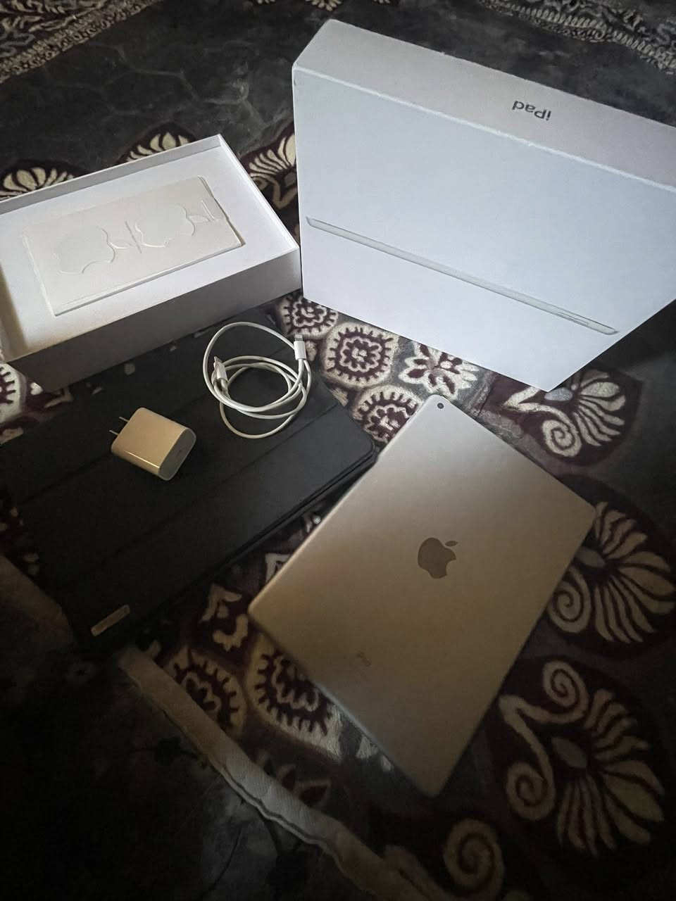 ايباد 9 استخدام شهر نص نضافه ٩٩ 
بطاريه ٩٦ ذاكره ٦٤ سعر 280 عنوان النجف تواصل وتساب ***********
