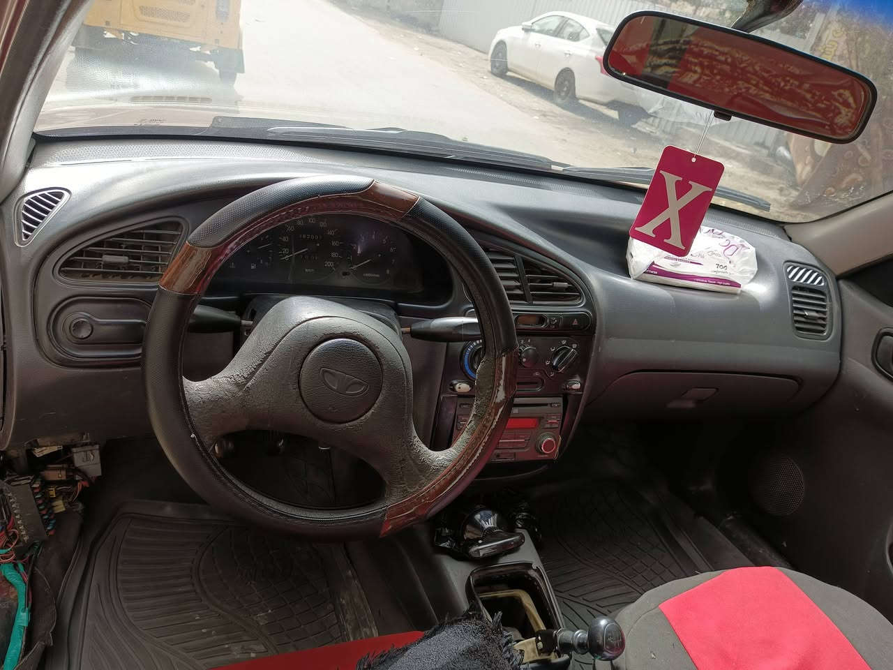 سلام عليكم سياره دايو لانوس موديل 97 باسمي رقم بغداد إنكليزي سياره جاهزة كير او محرك كفالة او تخم تاير جديد صدر أمامي او خلفي خير من الله سياره مصبوغة عام بدون حادث جمالية فقط أريد مراوس بسيارة سمند وإذا محور بعد احسن العنوان بغداد حي الكوفة قرب كسرة اوعطش رقم الهاتف *********** بي واتساب

