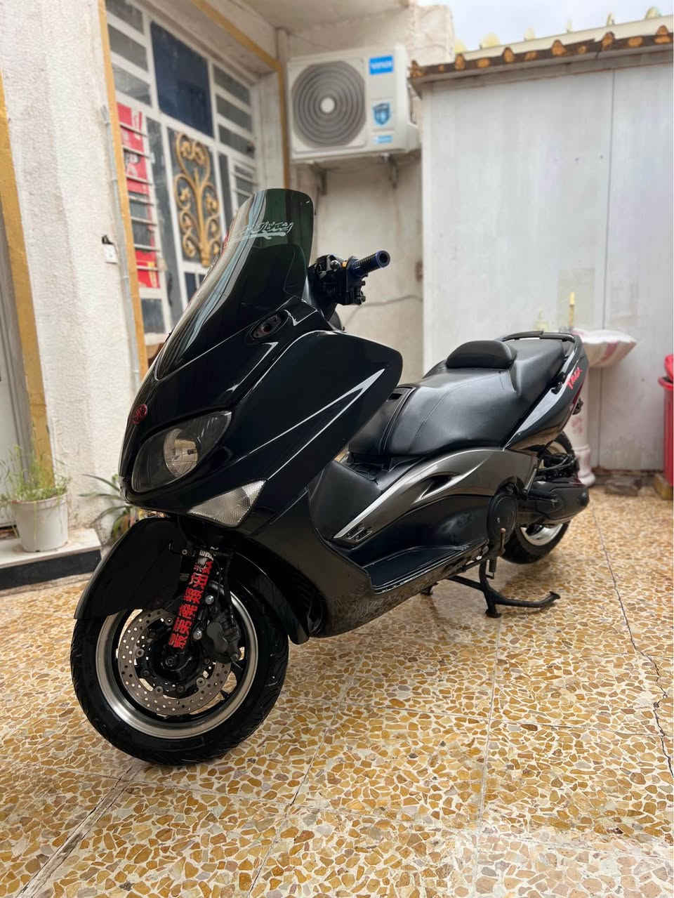 السلام عليكم ورحمة الله وبركاته 
للبيع تي ماكس 2008كفاله عامه 
ماشيه 35
مكينه كفاله الدراجه بحاله جيده جدا 
مكان بغداد 
الاستفسار *********** المحمودية, بابل
