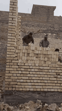 🧱🦺🏠🧱🇮🇶
 مقاول حسين القريشي 
بغداد
 للاتصال واتساب
*********** 
***********
خلفة بناء درجة مستعدون لكافة أعمال البناء وحسب المواصفات الهندسية 
٤٠٠الف والطابق الثاني٤٥٠ الف
وستارة وبيتونة هم ٤٥٠ الف 
على شرط شغل درجة أولى يشهد الله
