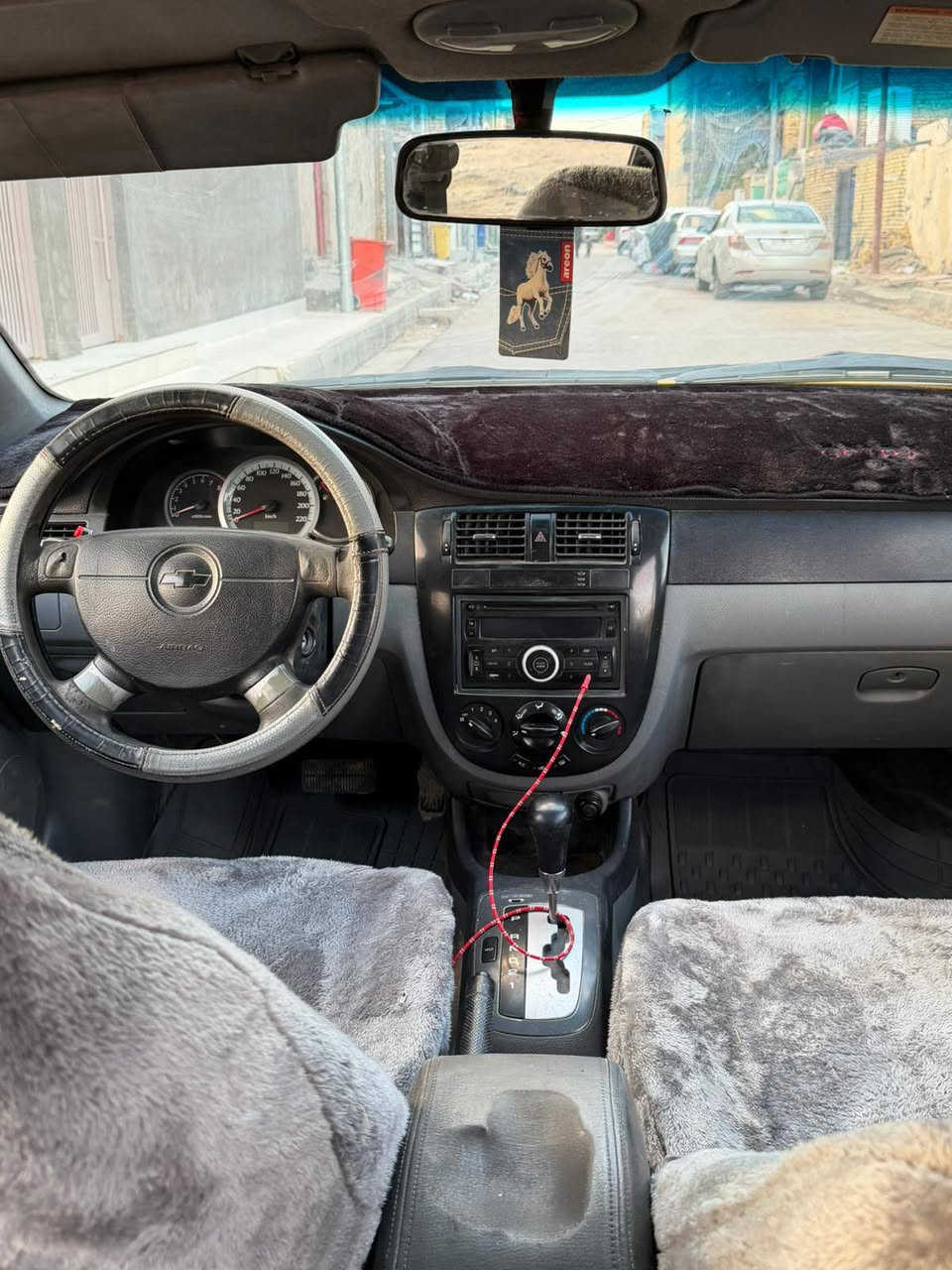 سلام عليكم سياره اوبتره 2011السياره مكفوله اصولايات وضربه قويه صبغ جماليه فقد السياره كير ومحرك جدد حداده جديده تبريد ثلج  كهربايات جديده السعر 63وبيه مجال *********** مكلف بل نشر
