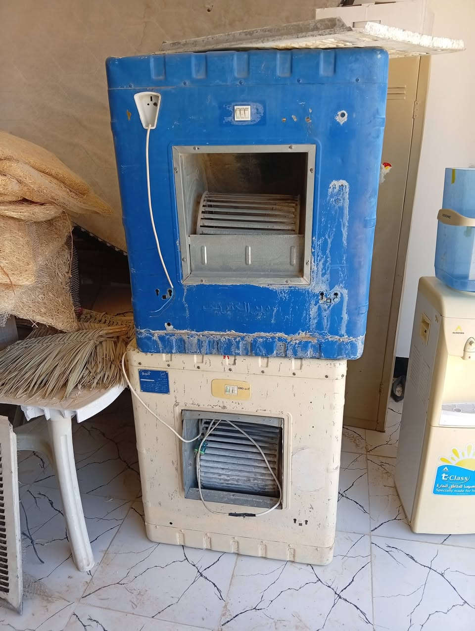 السلام عليكم كاونتر مطبخ مابيه سنك حطاطه سعر 400 مبردات 2ونص شقاله ونضيفه سعر الواحد 100 كناتير خشب حطاطه شقل الموصل سعر الواحد 125 مكان بروانه ***********
