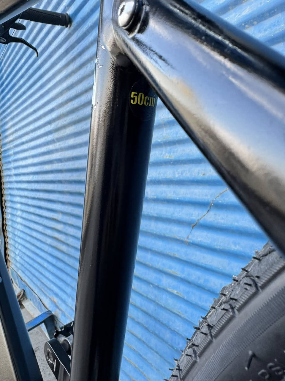 السلام عليكم اخوتيً الطيبينً 700 حجم 28 قياس M
فريم 50 ماركة (Bianchi) غني عن التعريف صينع 
إيطالية معدنه فول المنيوم سستم كلاريس بدلات 
كلاريس نمره 2/8 نظافتهاا وضح بل صور وكل تفصيلة 
وضح وعل وضع البلادي سعرهاا 230 الف وبي مجال 
اخواني عنواني موصل للتواصل *********** 
تتوفر خدمة توصيل جميع محافظات العراق وتحياتي
