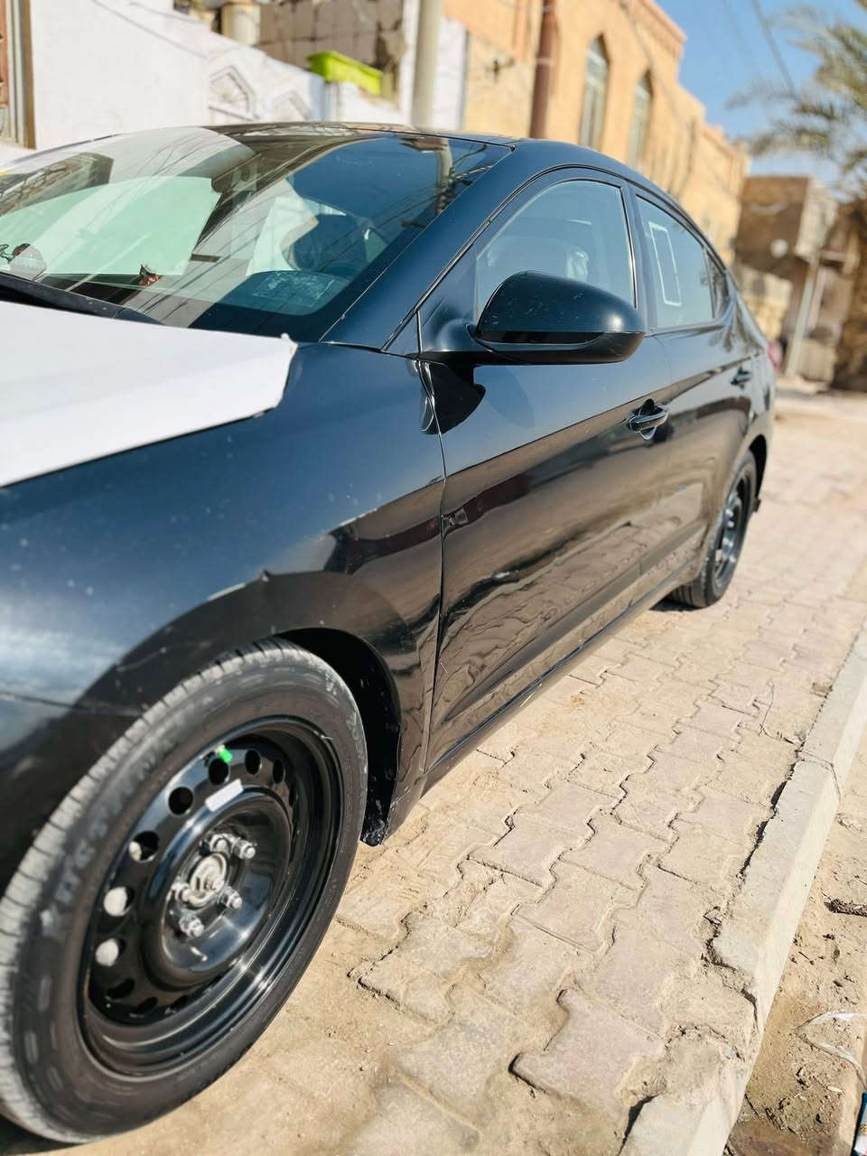 سلام عليكم النترا 2020 وارد امريكي للبيع بيها نص البنيد مصلح ومصبوغ والجاملغ الامامي مفتوح فقط السياره جاهزه من كلشي تخم تاير باتري جديد منضومه زنون بلادي بجم كبس والسياره خير من الله عارضها للبيع والسياره شوفه عينك تجي وتشوف النضافه مكان السياره السماوه رقمي للاستفسار 
***********
