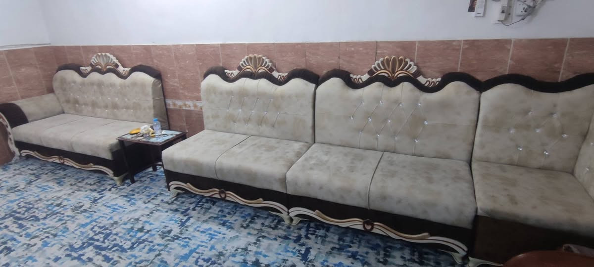 قنفات ملكيات نص تخم اربع قطع السعر 325 بيه مجال للطيبين
*********** مكان بصره جبيله
