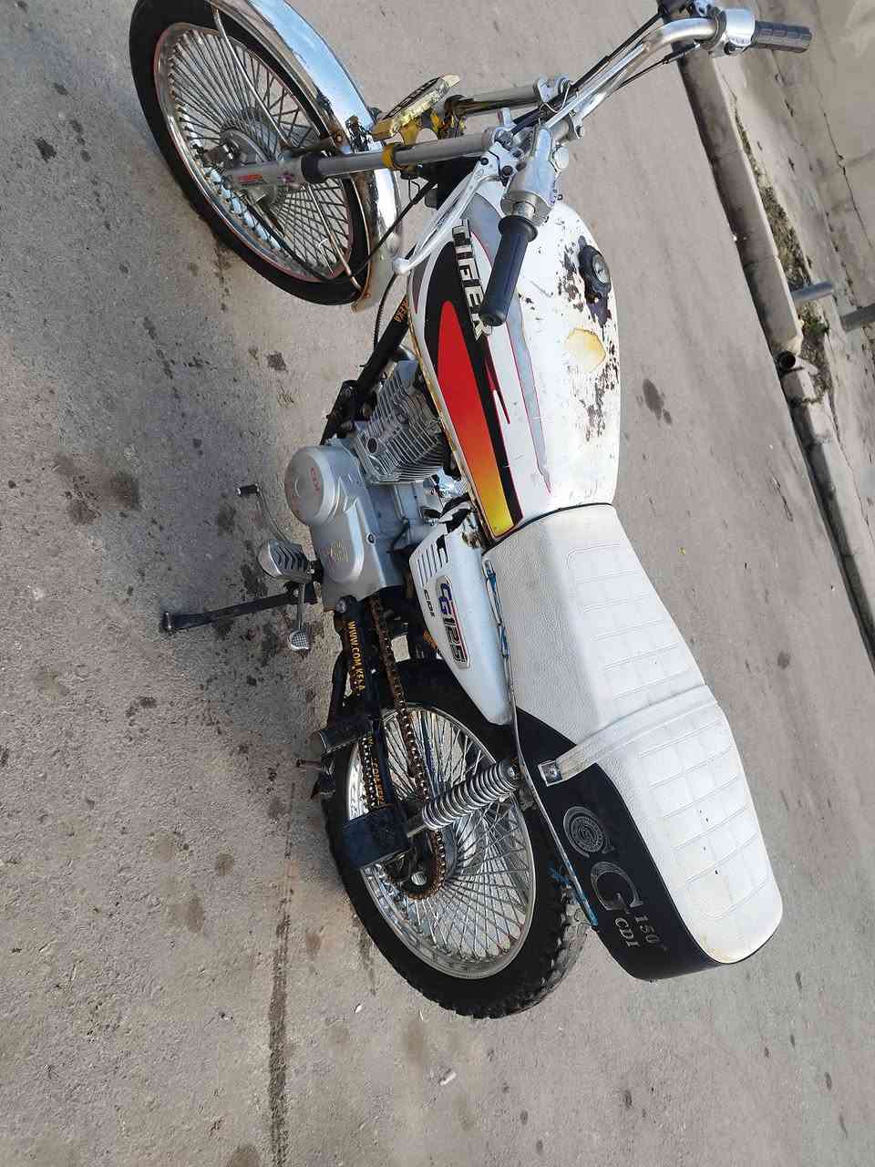 ماريد اكثر بل حجي تايكر 2020لا صرف ولا نفخ محرك اخرس السعر 300وبي مجال لطيبين الشراي يخبر مكاني جانب الايمن سبب البيع  طالب مدرسة ***********
