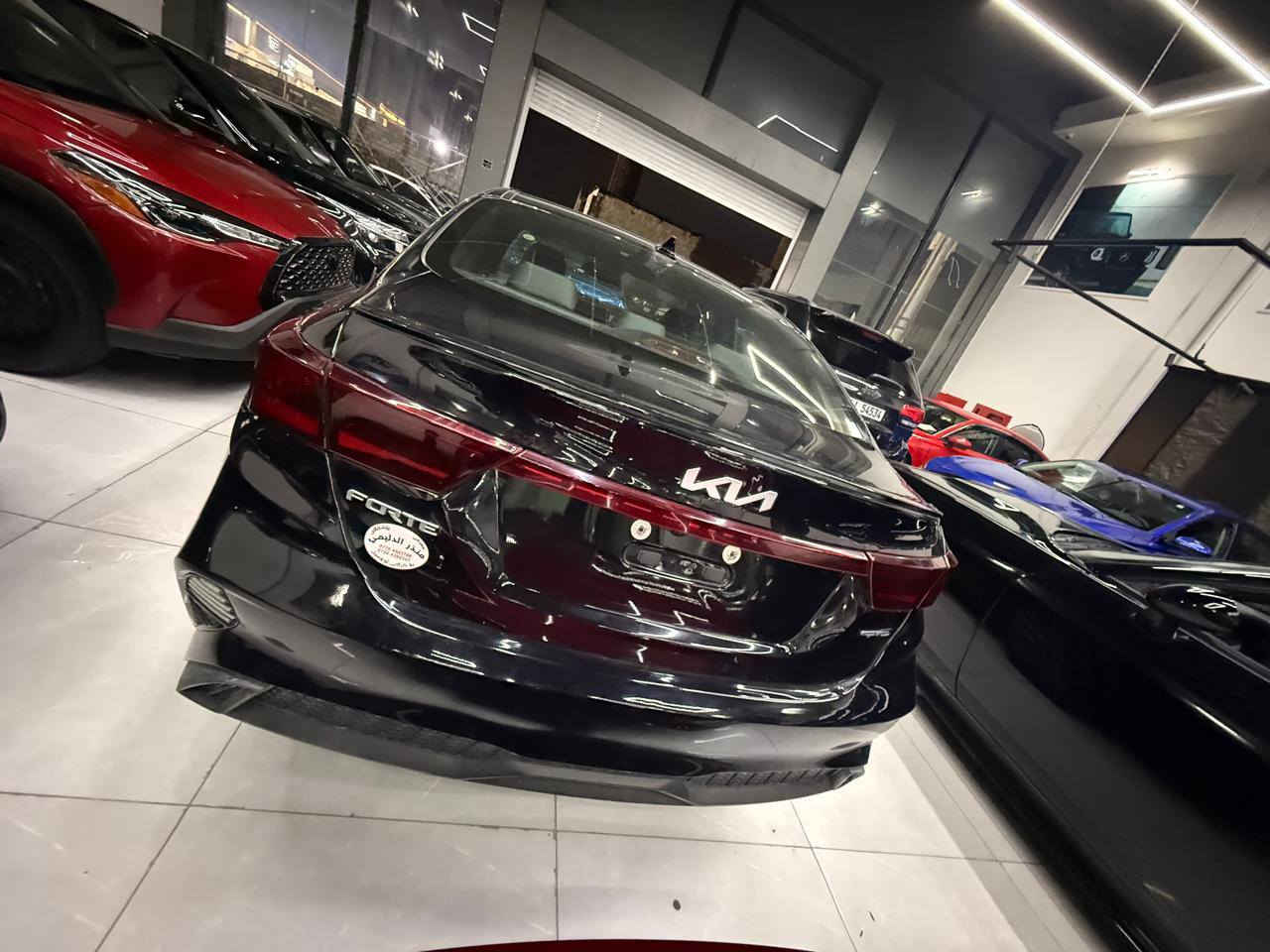 السلام عليكم 
للبيع كيا فورتي جيتيلاين اسود 2023 
محرك 20 دوش
ماشي 53الف ميل 
سياره جملغ الخلفي سبغ وحافة الباب بدون دواخل و بدون ارباك شرط
بچم كبس بشرط 
صوره موجوده داخل منشور 
سياره بدون تبديل و كلير أمريكي شرط 
سياره بدون شخوط و رصعات و بقصات 
سياره بدون رقم ترقيم شمالي فقط 
تكلفة رقم 11 ورقه 
ملاحظة صوار حادث موجوده في المنشور 

السعر 140 ورقه ومجال 
اي استفسار عن سيارة خاص مفتوح 
اخوكم شلال كوردى 
*********** واتساب فقط
عنوان أربيل معارض السيارات أربيل, العراق
