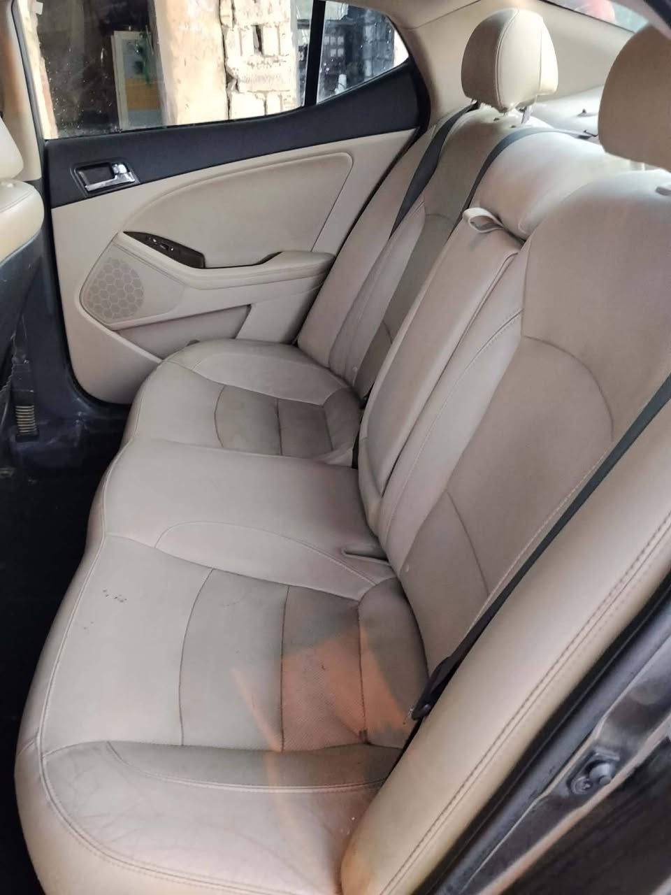 سلام عليكم 
للبيع اويتمه مريكي مديل 13 رقم بغداد جديدبسمي محرك 2400 سياره فوول مواصفات 1-1 
حادثه جاملغ سايق وبنيد مبدلات بلاد وبيه صبغ بابتين ولهلال جهة سايق اثر كرده خفيفه مجرد صبغ بدون دواخل مكينه شاده جديده كير جيدجدا حداديه امامي وخلفي تخم تايرجديد تبريدتدفه جاهزه سياره داخل عسلي كشن جلد وكشنات تدفه تبريد كشنات كهرباء خزن ميموري ذاكره بنراما شاشه كامره تحمكمات فول مواصفات اخوان رجاء المايعجبه لايكسربسياره وشراي يتصل سياره جاهزه ونضيفه مال جناي نافضه نفض 
مكاني بابل 
السعر 93 مجاله بسيط 
رقمي ***********
