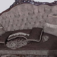 تخم ملكي • نظيف • ٢ كبار ٤ صغار