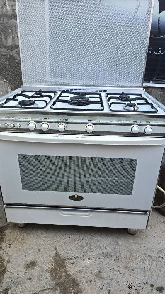 من رخصه الأدمن طباخ كريازي مصري لون ابيض استعمال موسم واحد شرط النار سعره ٣٠٠الف الشراي يتصل *********** *********** كربلاء, العراق
