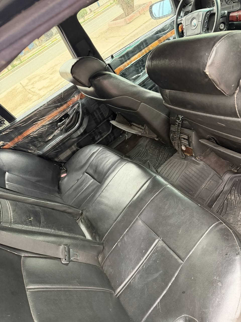 بي ام كاسحه 740اسود ملكي سياره احلى من تصوير سياره كلش كلش حلوه وما بيه اي نقص تبريد كير محرك كفاله سعره 70 بسمي موديل 94 محدث 2000لاستفسار***********
