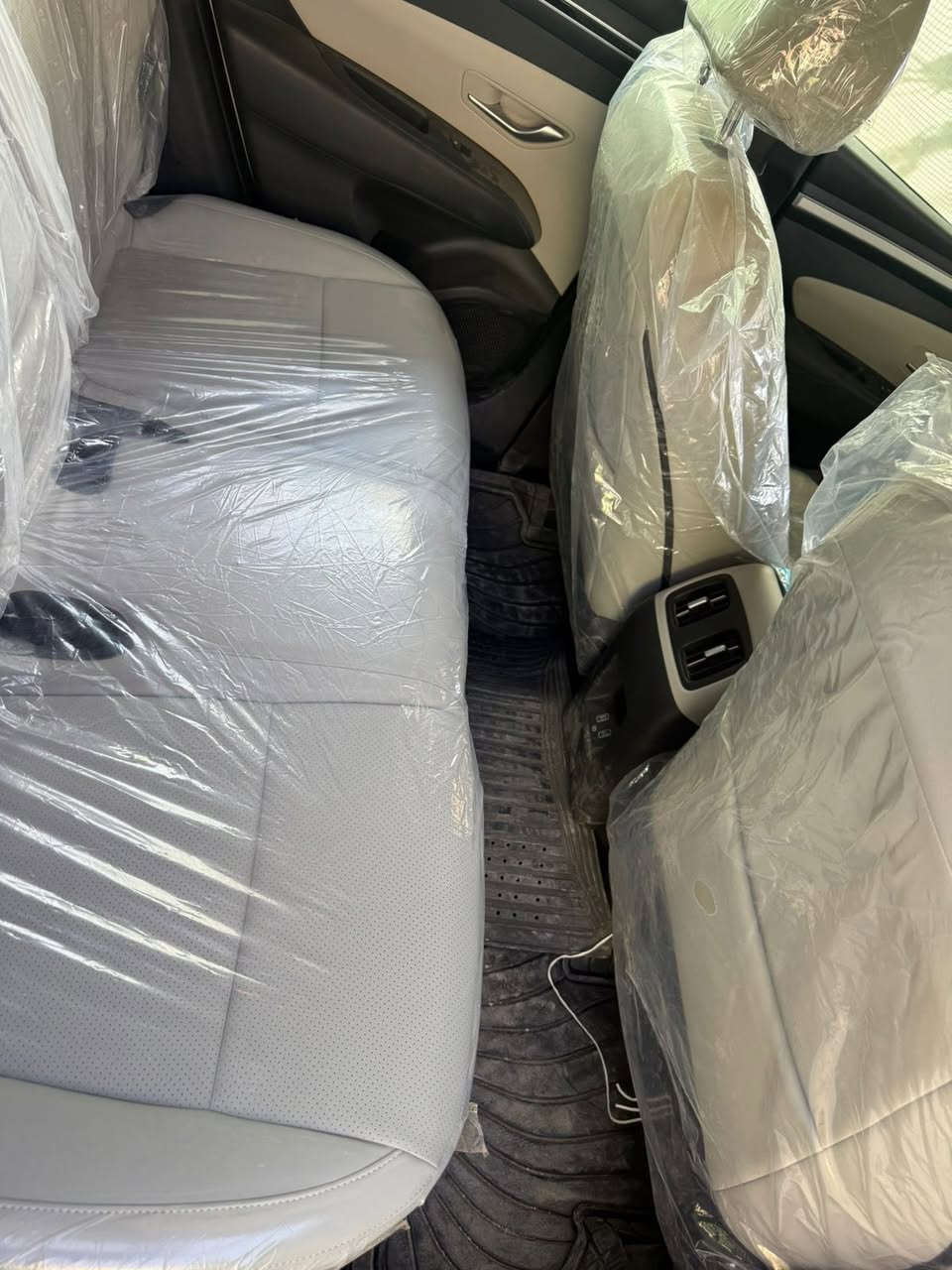 توسان 2024 رقم اربيل فول مواصفات ما عدا الفتحة السيارة مكفولة كفالة عامة  ماشية17الف السعر235
رقم صاحب السيارة***********
