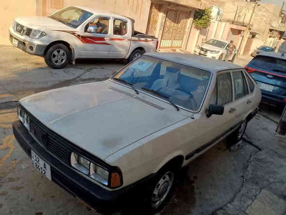 السلام عليكم للبيع برازيلي موديل 1987سياره مكفوله من كلشي بلاديه للأخير كير ومكينه شرط وبلاديات تبريد عل سويج ثلج🥶 شرط التحويل سياره صاعده هزه كامله مكاني موصل ‏‪***********‬‏ والسعر 35وبيها مجال لطيبين وتحياتي
