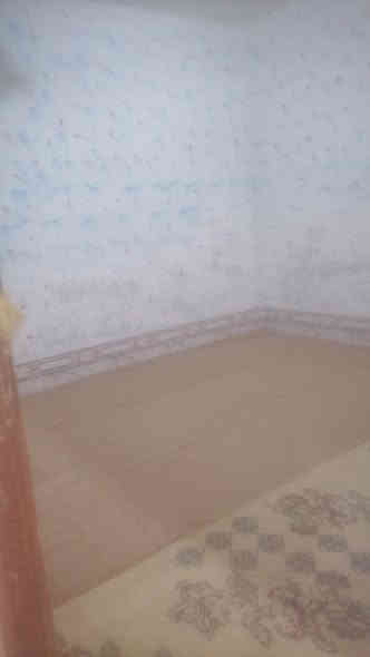 بيت البيع بحي السبل بل نزله الثانيه يم دور اليتام  غرفتين وصاله ومظبخ ودوانيه وساحه جبيره المساح 200 السعر ٣٥ وبي مجال ***********
