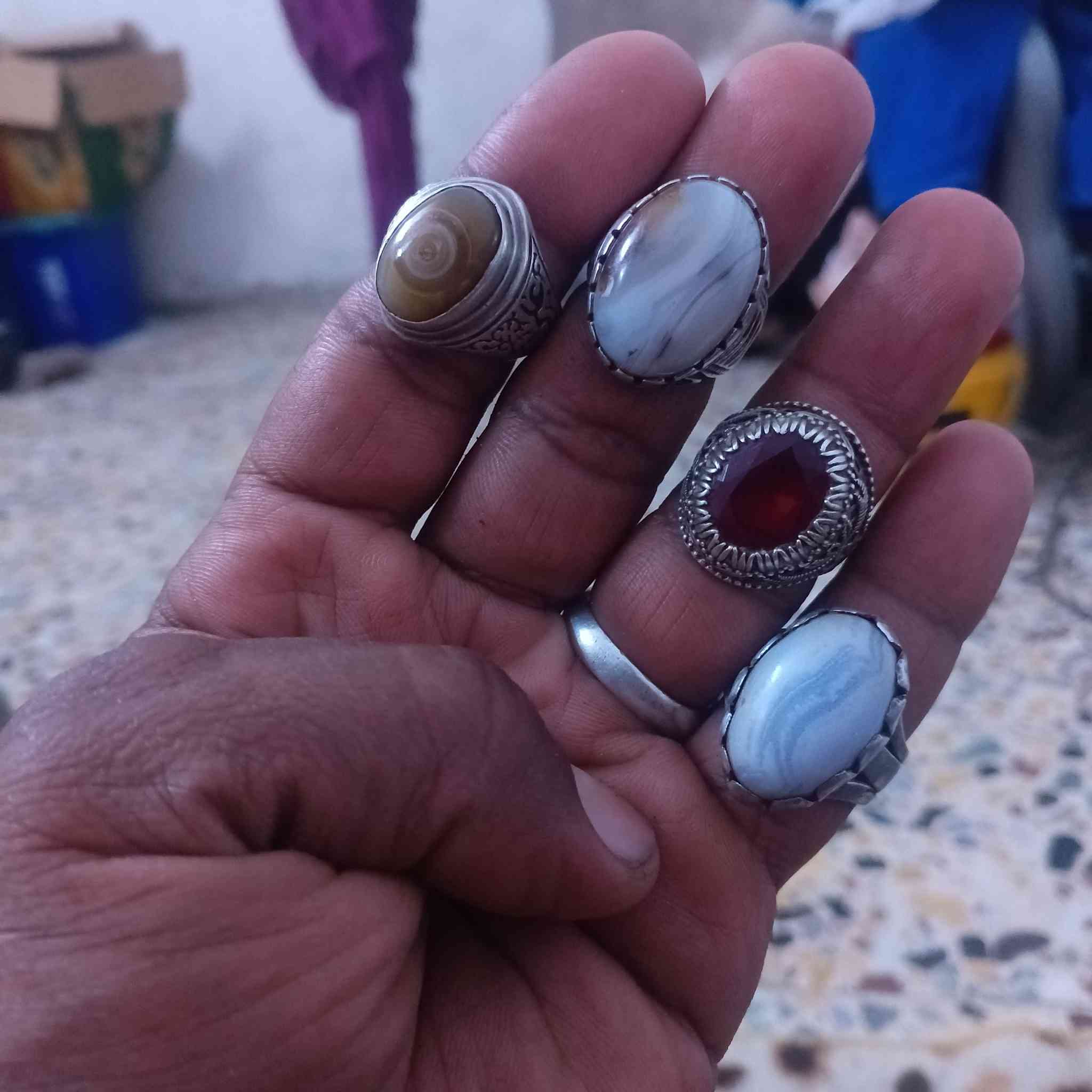 سلام عليكم عدي ذني المحابس لبيع مكاني بغداد ***********
