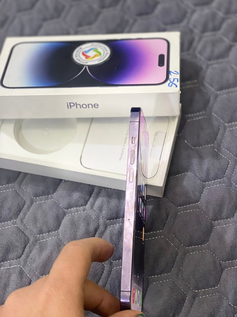 ذاكره 256
بطاريه 86 اصل 
الون بنفسجي 
رقم طراز AH/A
شرق اوسط ماستر  اصل 
ملحقات كامله 
نضافه 99/100
نضافه شاصي 99/100
سعر 875 ومجال قليل

بابل الحله الهاشميه قرب مول الهاشميه 
***********
