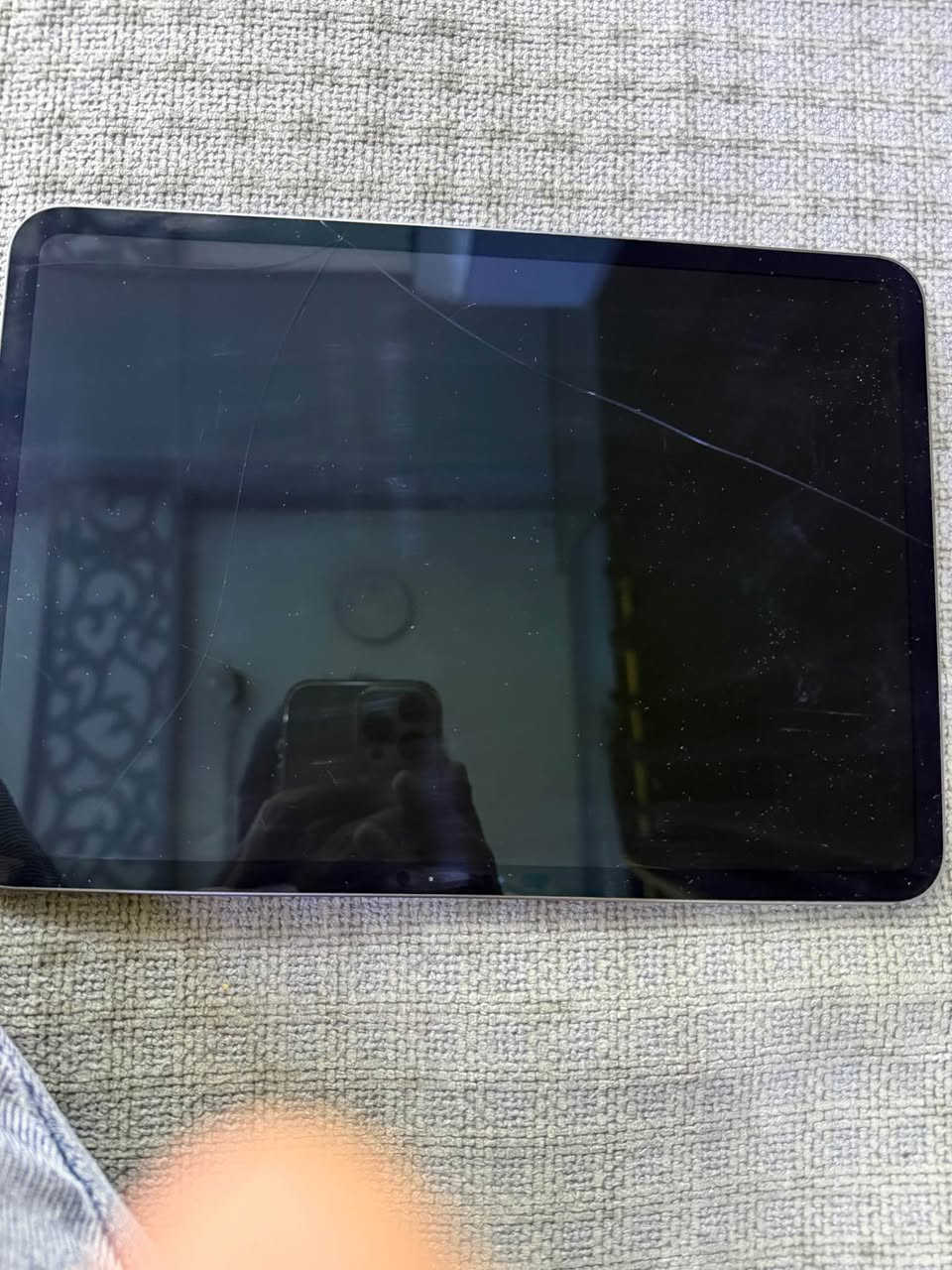 ايباد11 برو  m4 ذاكره 256 مستخدم بطاريته 90 

بي فطر بالشاشه بالگلاس مامأثر ع المس حته ماتحس بيهن من تلمس الفطر سعره 800 الف 
رقمي *********** عمارة, ميسان
