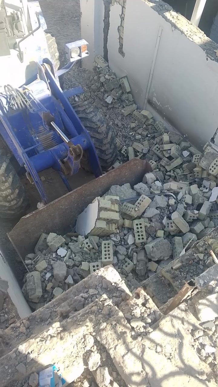 السلام عليكم كادر تفليش ورفع انقاض متفرغ حاليا للاتصال ***********
