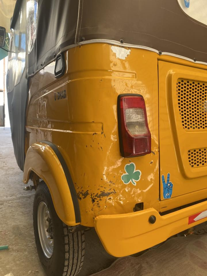 السلام عليكم تكتك للبيع موديل 21مرقمه رقم وسنويه *********** ‏زعفرانية 
￼
