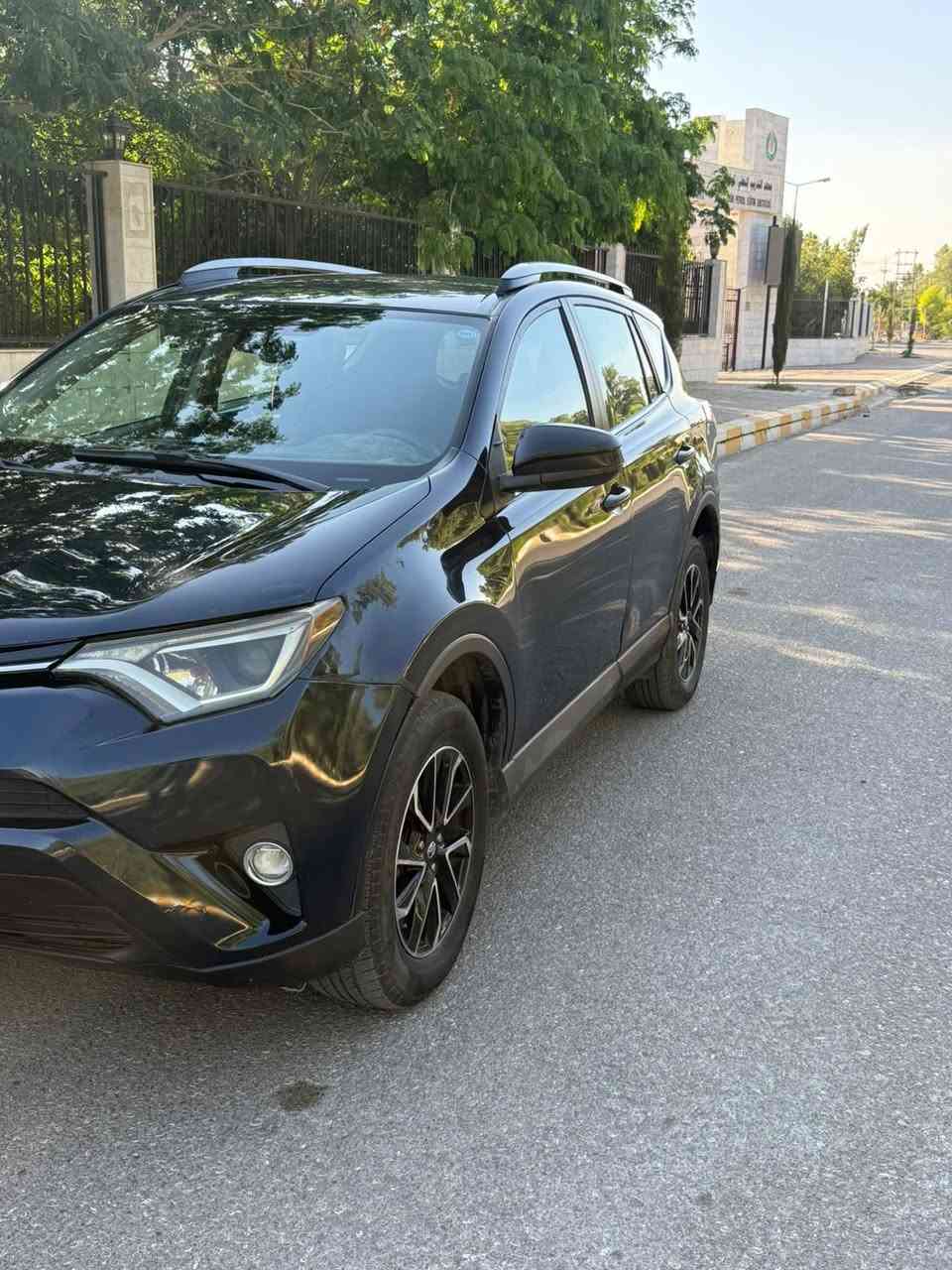 🚘 للبيع: تويوتا راف فور 2017 🚘
✅ موديل 2017
✅ وارد أمريكا
✅ محرك 4 سلندر سعة 2500 سي سي
✅ دفع رباعي (4WD)
✅ رادار أمامي
✅ كاميرا خلفية

(((  السعر 175  )))

(( الحادث جامرلغ السكن تبديل وباب بخ في أمريكا))

✅ داخلية نظيفة جداً ومرتبة
السيارة بحالة جيدة ومواصفات مميزة، جاهزة للاستخدام.
📞 للاستفسار والمزيد من التفاصيل الاتصال على صاحب السيارة الرقم ***********  .
