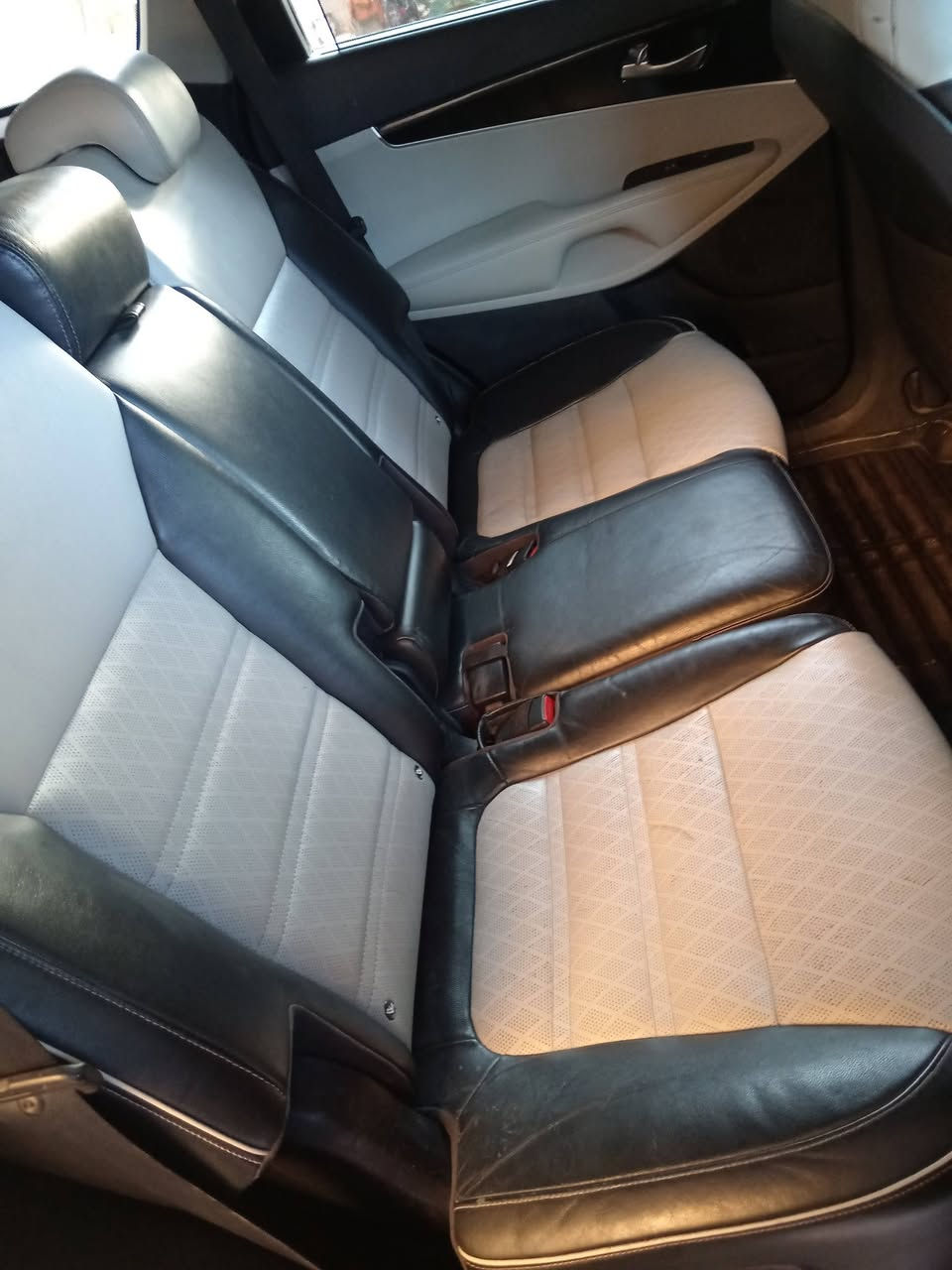 لام عليكم سورنتو للبيع2015 اكويتي واحد عل واحد رقم اربيل مواصفات 7راكب كشنات كهربائياته كشنات لولين حساسات اماميه وخلفيه فور ويل محرك 2400مافتوح برغي كفاله عامه من عده جيملغ جهت اليمين صبخ بدون فتح سياره بني رامه فول موصفات جنطه حساس كامره دوار مري شفط ماشيه 160امداور ثاني يوم السعر 220 وبيه مجال حك الجيه رقم الهاتف ***********
