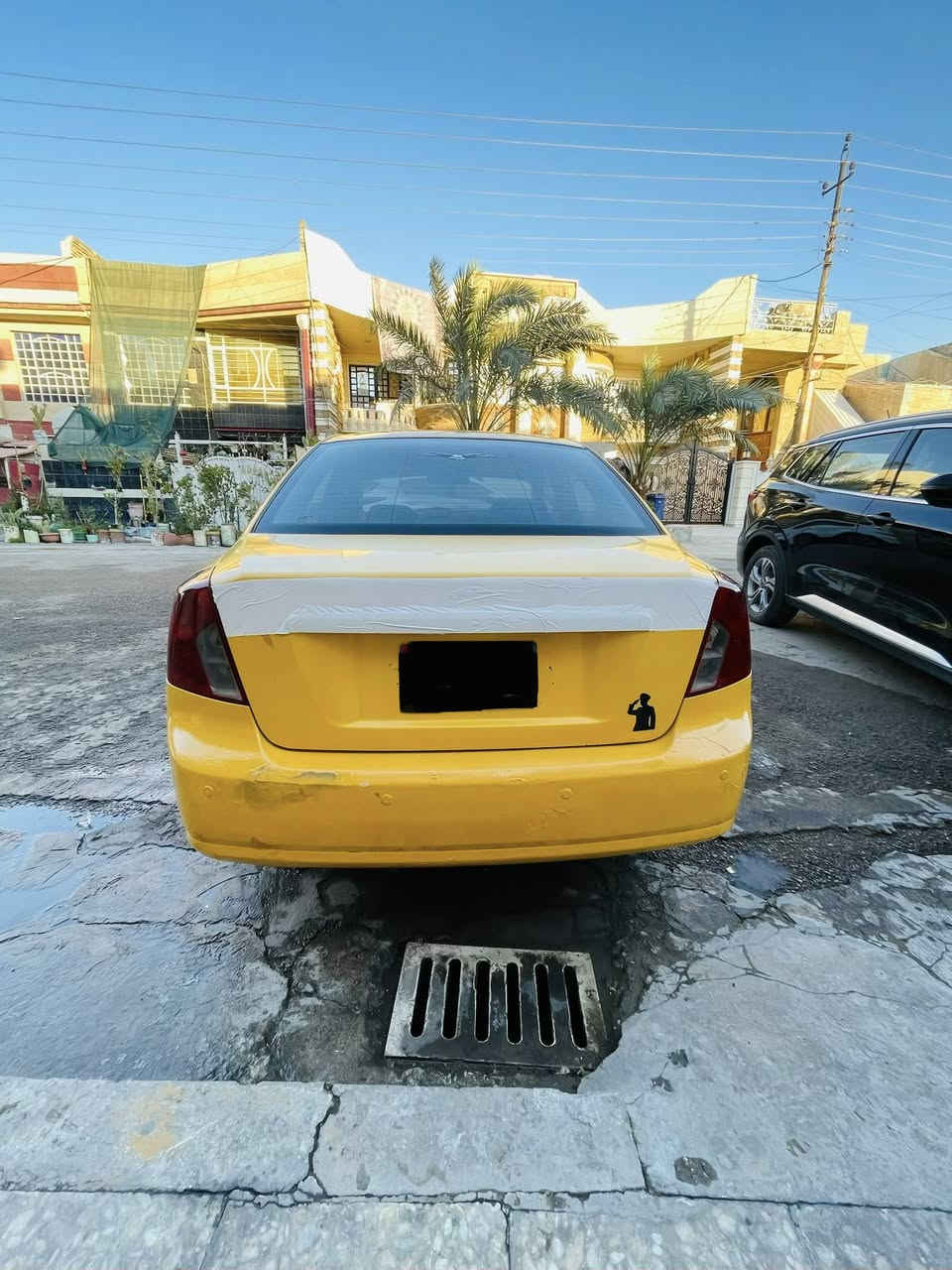 سلام عليكم 
دايو لاستي 2007  
مواصفاته 
شاشه كبيره 
كشنات جلد 
كشنات تدفئه 
تحكمات استيرن 
حساسات خلفيه 
كامره خلفيه 
تبريد بيانو 
كير جديد قبل شهر شديته 
مكينه ممتازه لا تبخير ولا تنقيص 
تبريد ثلج 
تخم تاير جديد بيه 
رقم دولي رقمه قادسيه سنويه لل 2029  سنويه بأسمي 
مكاني بغداد حي الشباب قرب تقاطع درويش 
***********
