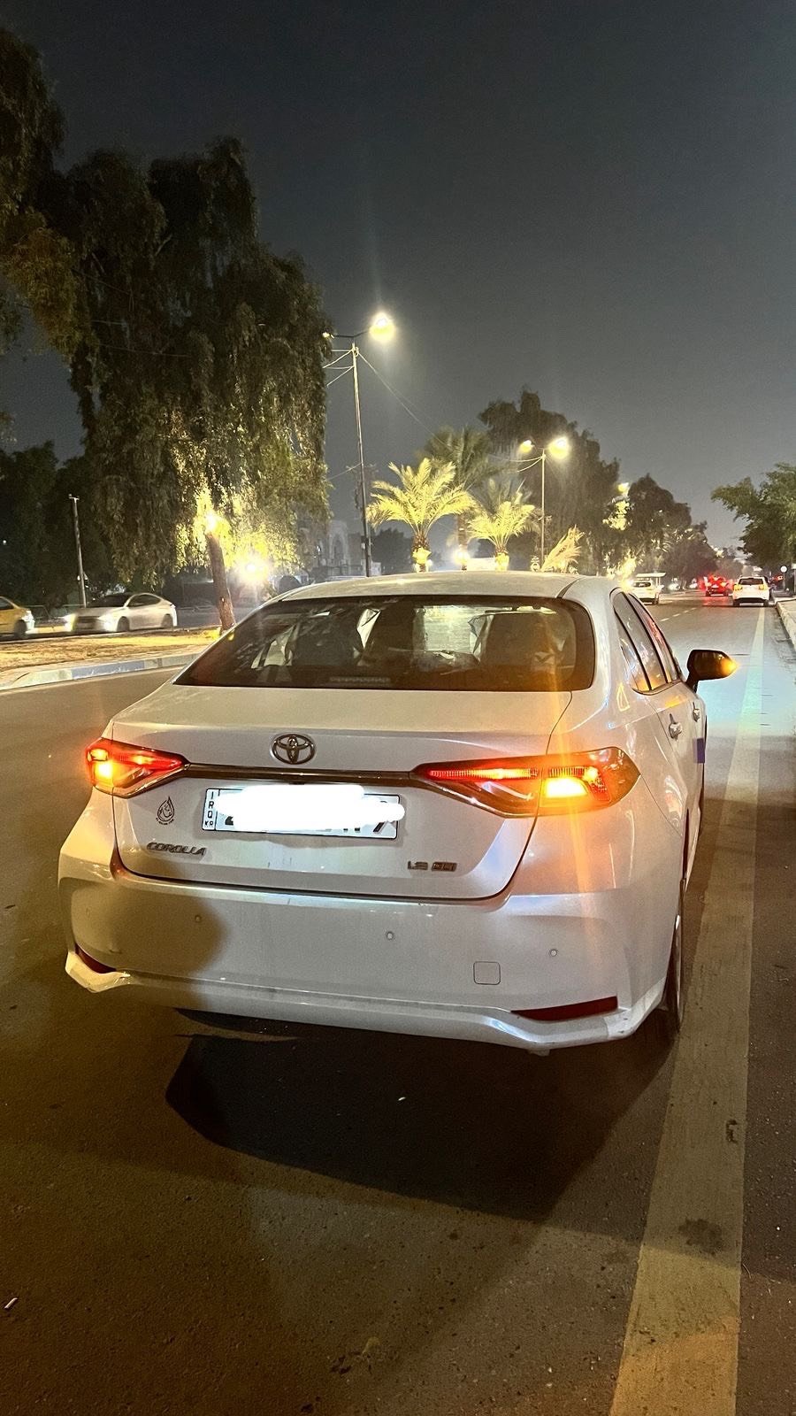 
شنو موديل وسنة تصنيع السيارة؟: 
2022
كم ماشية السيارة بالضبط؟: 
60000
شنو نوع المحرك وكم سعته؟: 
1.8والسعه 4 سلندر 
شنو مواصفات الداخلية والخارجية للسيارة؟: 
اللون ابيض صدفي 
وين مكان السيارة حالياً للعروض؟: 
بغداد شارع المغرب 