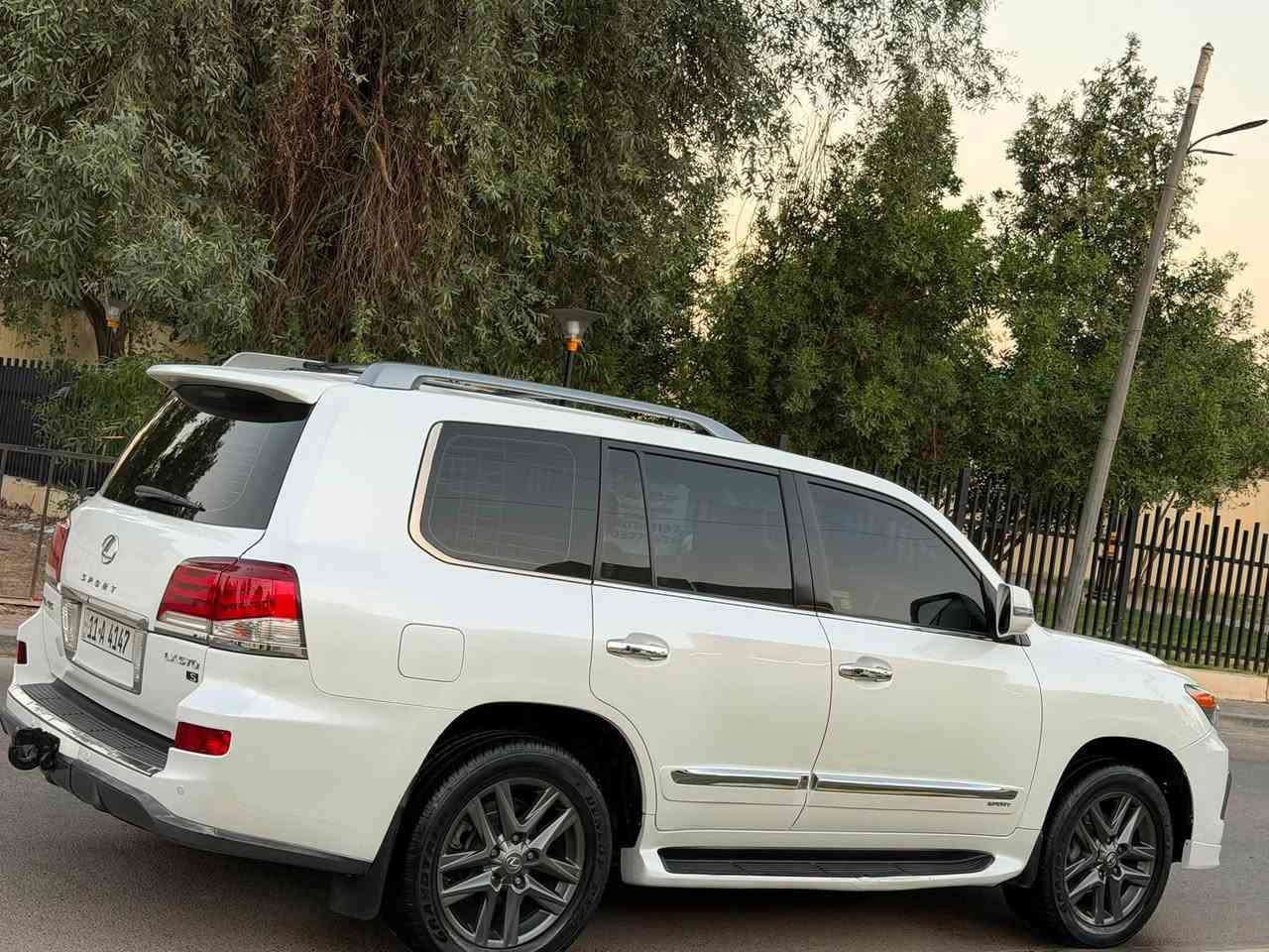 لكزز  2013   LX570  خليجى  بريم  
فول فول مواصفات كلش جديد بيه تكحيل كرت بل بنيد فقط  
بسمى سياره  جاهزه من كلشى شرط 
گير و محريك  شرط  بدون فتح و بدون خلل  
مواصفات
{ بصمه _ فتحه _ رادار _ داخل مشمشى _ كاميرا 
_ كشنات تبريد و تدفيه _ 3 شاشه _ ستيرن كهربائى 
_ سنوق شفط _ جكات _ بعد هوايه مواصفات 

مكان   بغداد  

رقم صاحب السيارة
***********
