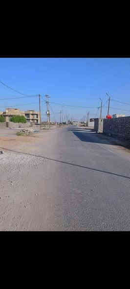 بيت 400م مساحه البناء 240م
متكون من غرفتين وصاله ومطبخ وبراني ومحمع صحي داخل وخارج البيت بناء حديث 
تصميم ديكورات حديثه الموقع طريق ديوانيه نجف داخل مجمع الشافعيه يبعد عن الشارع العام 400متر 
السعر 160 مليون 
 للاستفسار ***********
