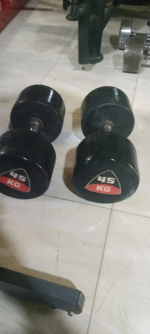 متوفر طقم جولة ٢٠٠ك  ودمبلين ٤٥ك للبيع بسعر لقطه ت 01004632207ك محمد حسن


**إذا كنت صاحب هذا الإعلان وتريد حذفه لأي سبب، رجاءا أرسل رسالة إلى الدعم الفني**