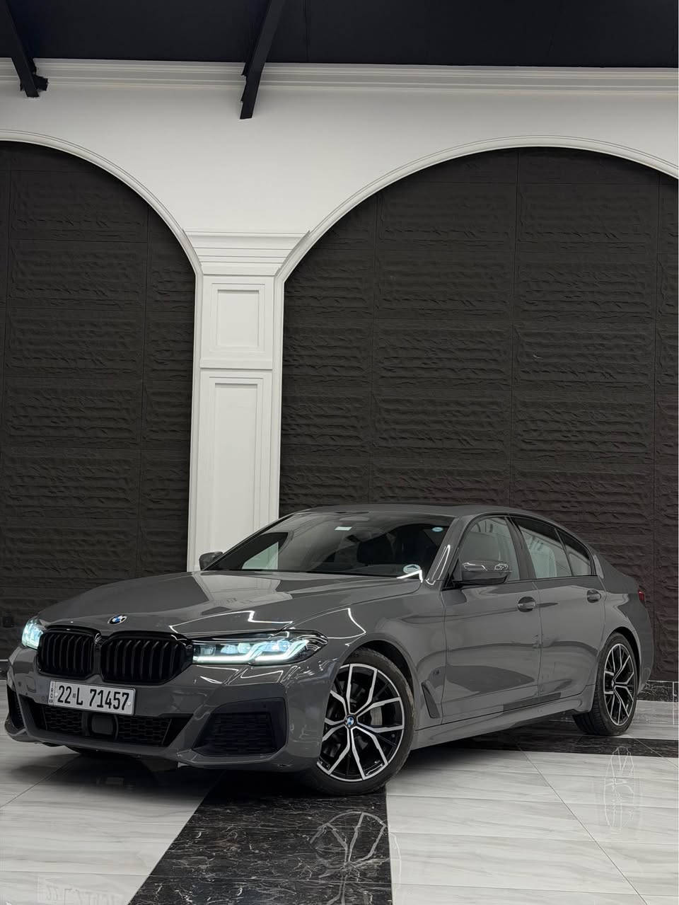 بی ئێم BMW 2022 530i رەنگی چیمەنتۆ 
تاک لە جوانی و خاوێنی لێدران تەنها 
چاملغی لای سەکن ئێرباگ تەنها سوکان ١ پەنجە قەلەمکاری بۆنیت M packej بیلادی  قەپات مواسەفات 64 هەزار کیلۆمەتر رۆشتوە 
سعرەک خوار بازار بۆ زانیاری زیاتر
*********** أربيل, العراق
