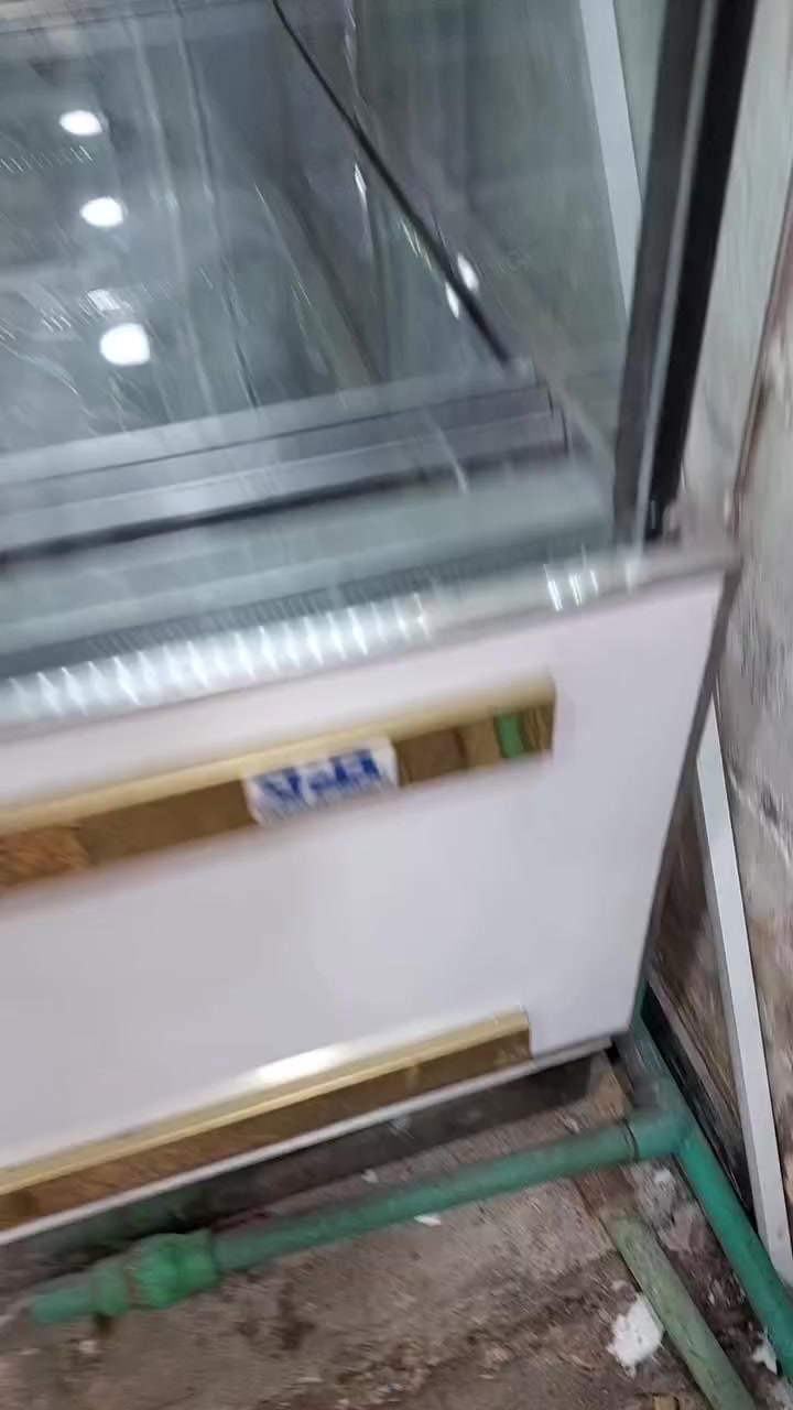 براد ايران نضيف على الفحص ٤طوابق ارتفاع ١٦٠ عرض ٢متر تصميم تركي مكان كربلاء***********
