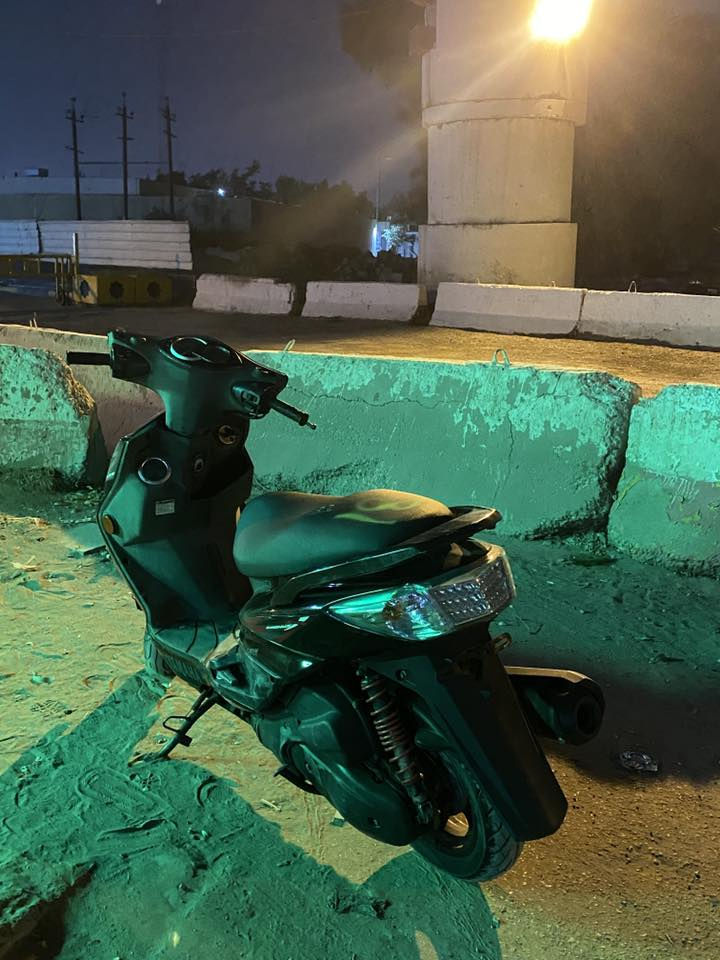 سلام عليكم
سكنس فحل موديل حديث 

لايت امامي داخل اسود 

لايت خلفي كرستال 

بيها طلاعات

صار شهر من نزلتها من الرمبه ماشية 3 الف زيررررووو دراجه نكره بكل وقت وخرسه!

كفااااله كفااله 

مراوس شعندك راسلني 

***********
