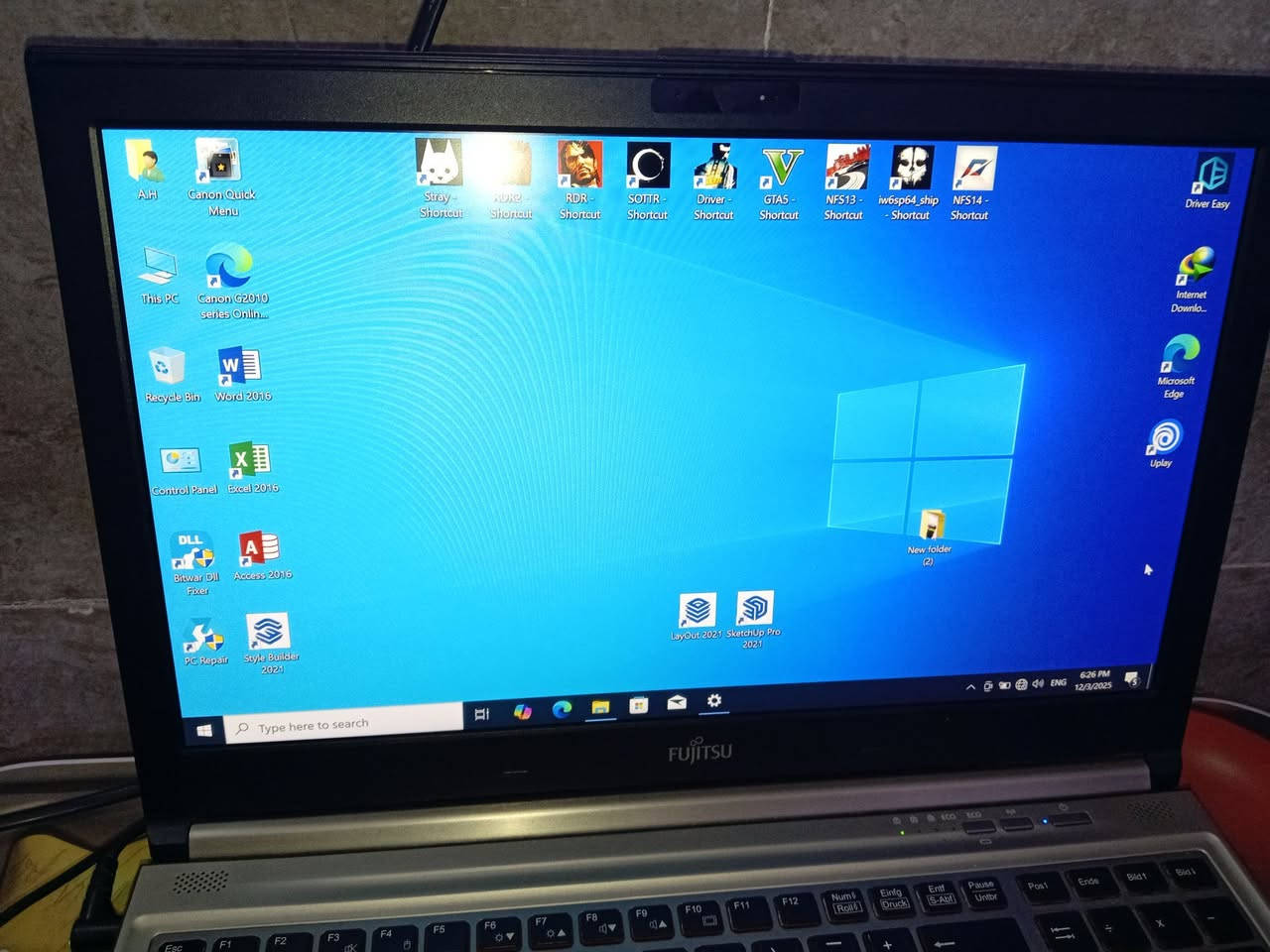 بسعر ١٦٥ الف فقط 
Fujitsu لابتوب 
Warkstaition 
CPU core i7 4910 MQ
Ram 8 gb قابل لتطوير 
Hrad ٢٥٦ ssd 2.5 قابل لتطوير 
VGA 2g nvidia quardo k2100m كارت الشاشة خارجي 
DVD مشغل
Screen ١٦ الشاشة
واذا ردت لابتوب برام ١٦ كيكا وهارد 1 tera
ممكن مع زيادة السعر.


**إذا كنت صاحب هذا الإعلان وتريد حذفه لأي سبب، رجاءا أرسل رسالة إلى الدعم الفني**