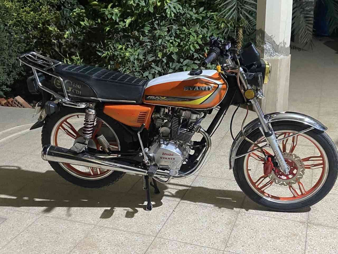 السلام عليكم سيفان 2023 شمالي مال اهل اربيل دراجه جديده مابيهه برغي نقص تخبل سلف هندر اشاير لايت بكلايت دراجه كامله من كلشي تايرات زوج جدد البارحه شادهن برغي مامفتوح بيهه تعال وگلب كلهه بلاديه اوراق كامله مكاني ديالى الخالص هبهب رقمي*********** 
السعر 580 وبيهه مجال اتصل وتدلل
