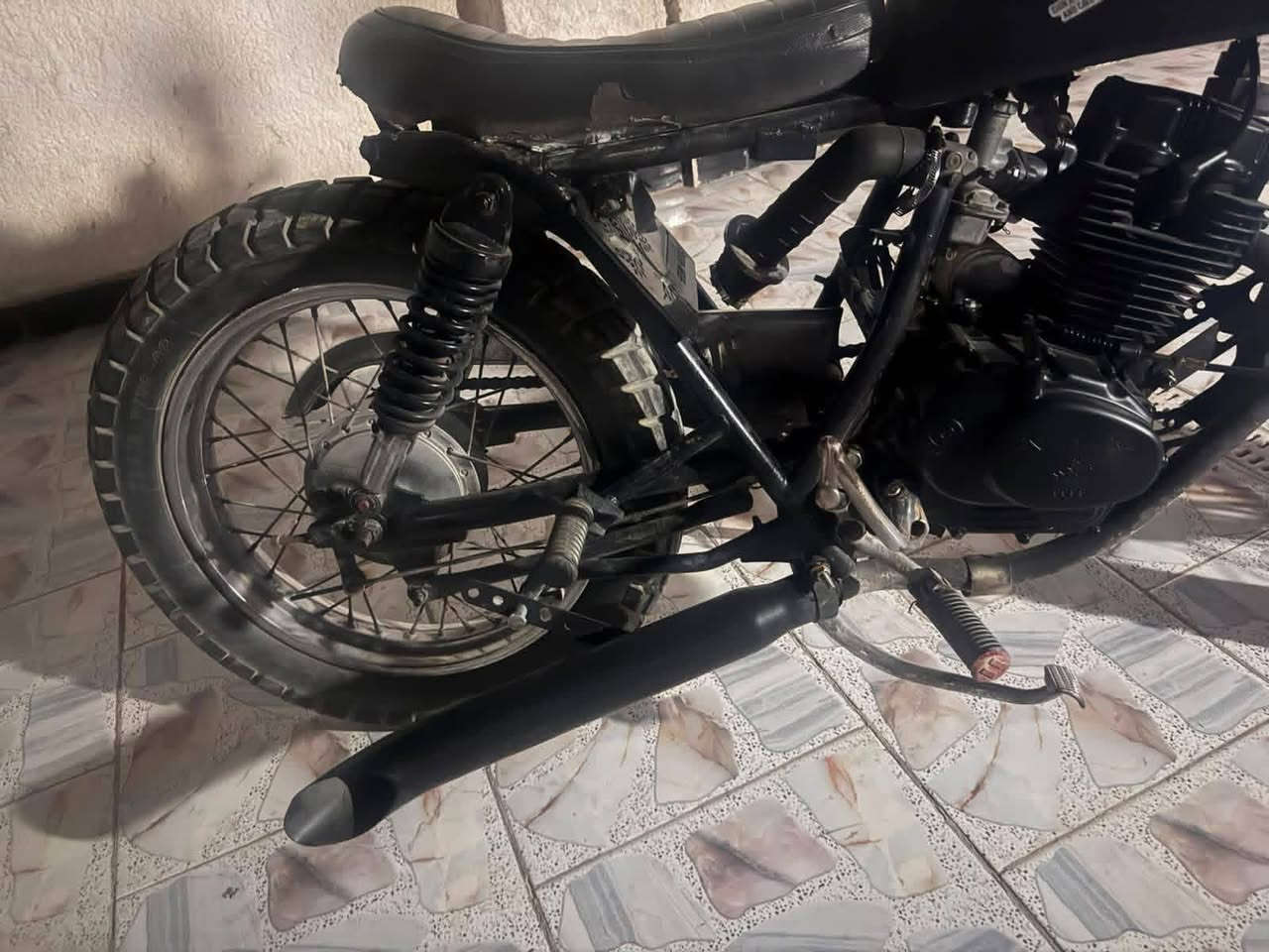 فولتي يابانية محركهة مال شاينگ 23 الدراجة مابيهة شي تشتغل وتمشي مراوس بفراشة بماكس اي شي سعرهة 150 عوزهة شوية ترتيبات مكاني ديوانية مركز وهذا رقمي للشراي ***********
