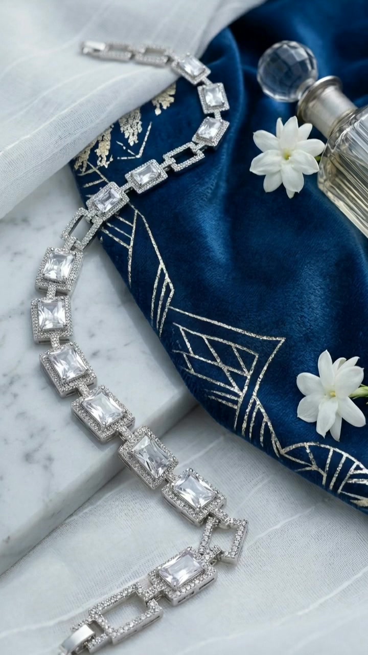 لمسة من الفخامة يتناغم مع جمال يديكٍ

سوار زاركون اصلي 💯 كوالتي عالي 💫
مقاوم للماء 
ضمان ثلاث سنوات 

السعر : 5 الف 
تتوفر خدمة توصيل لجميع محافظات العراق 🇮🇶

#كشخه_ستور


**إذا كنت صاحب هذا الإعلان وتريد حذفه لأي سبب، رجاءا أرسل رسالة إلى الدعم الفني**
